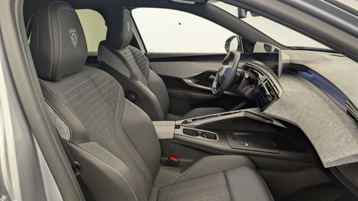 Vente en ligne Peugeot 3008 Hybrid 145 e-DCS6 GT au prix de 29 540 €