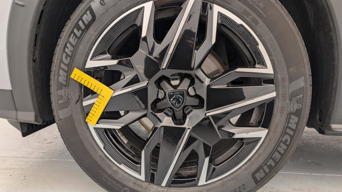 Vente en ligne Peugeot 3008 Hybrid 145 e-DCS6 Allure au prix de 27 070 €