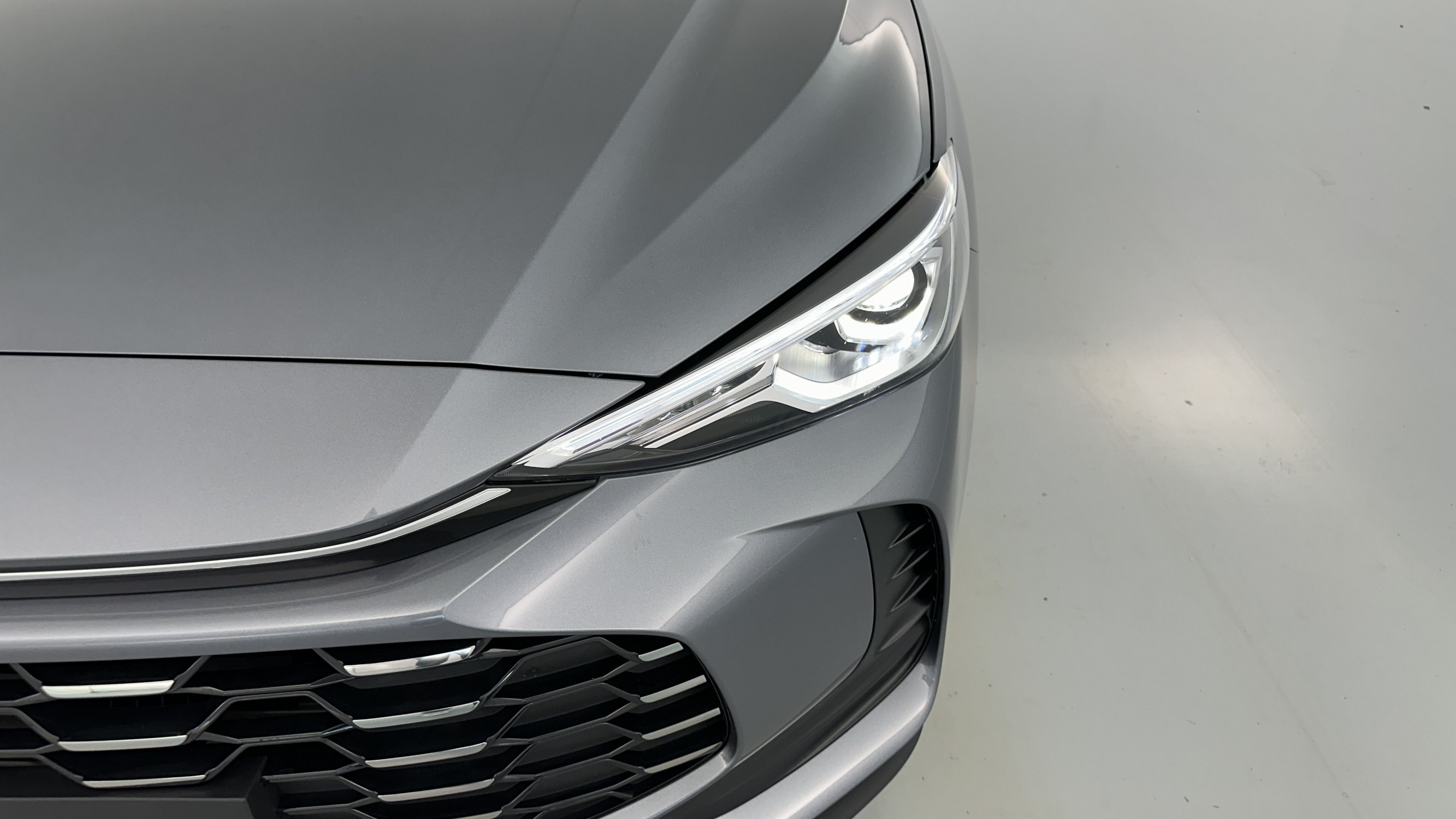 Vente en ligne Mg ZS ZS 1.5L Hybrid+ 197ch Luxury au prix de 25 100 €