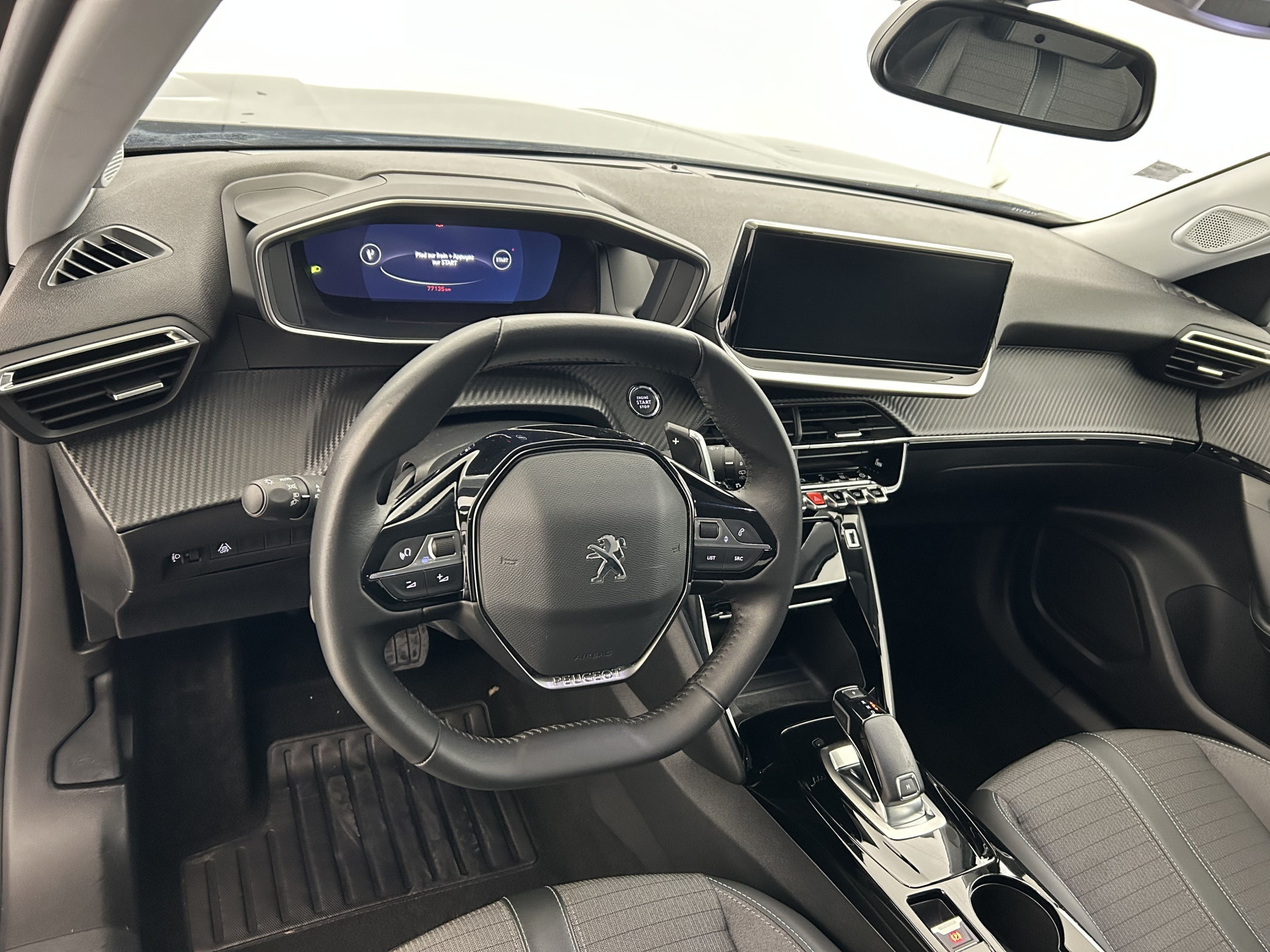 Vente en ligne Peugeot 2008 1.2 PureTech 130ch Allure Pack EAT8 + Sièges chauffants au prix de 13 280 €