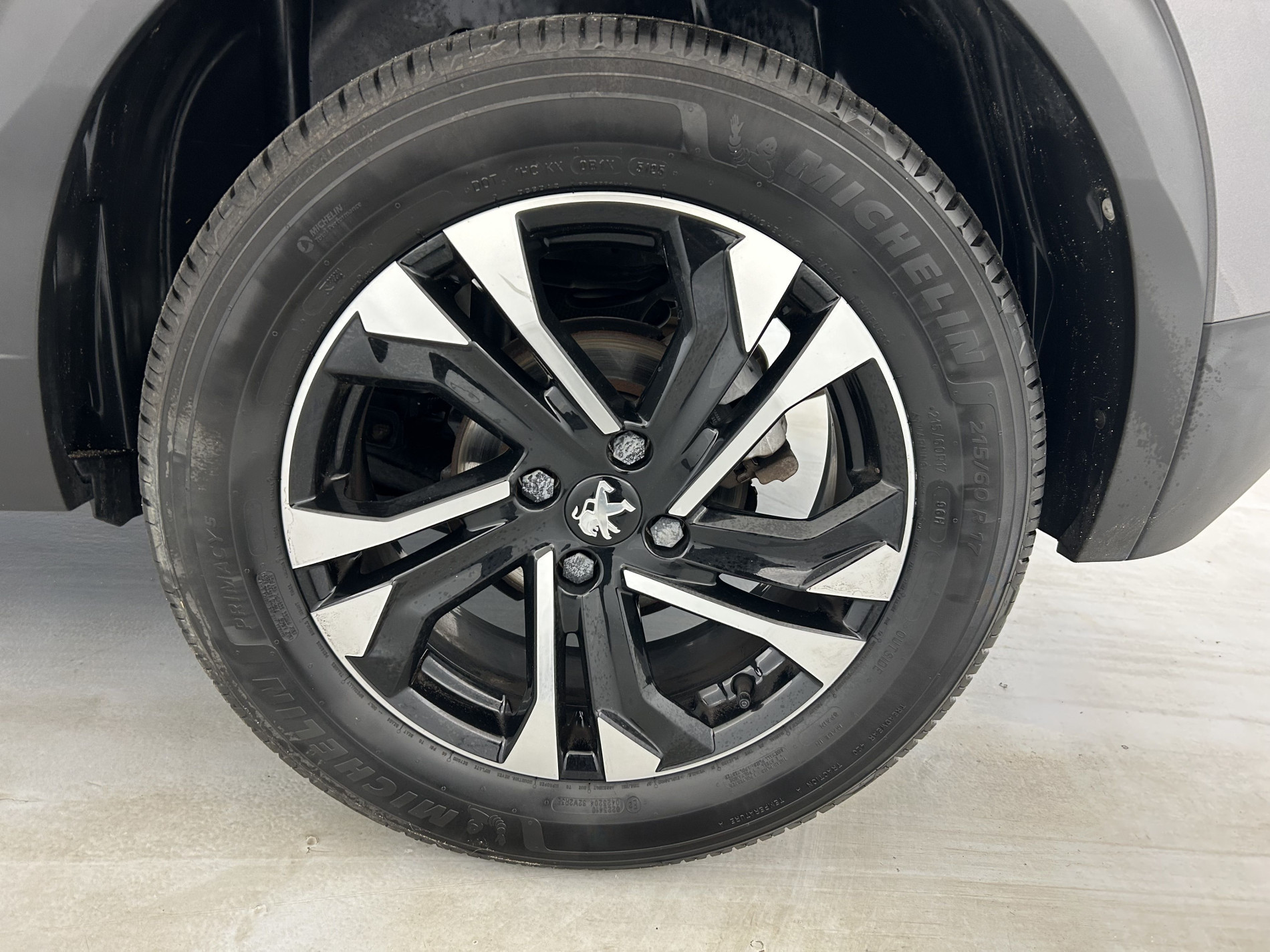 Vente en ligne Peugeot 2008 1.2 PureTech 130ch Allure Pack EAT8 + Sièges chauffants au prix de 13 280 €