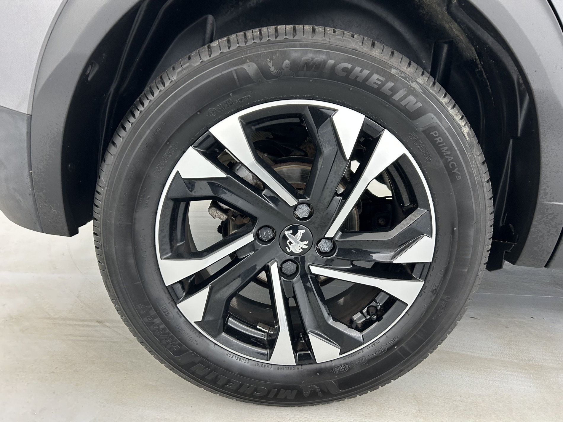 Vente en ligne Peugeot 2008 1.2 PureTech 130ch Allure Pack EAT8 + Sièges chauffants au prix de 13 280 €