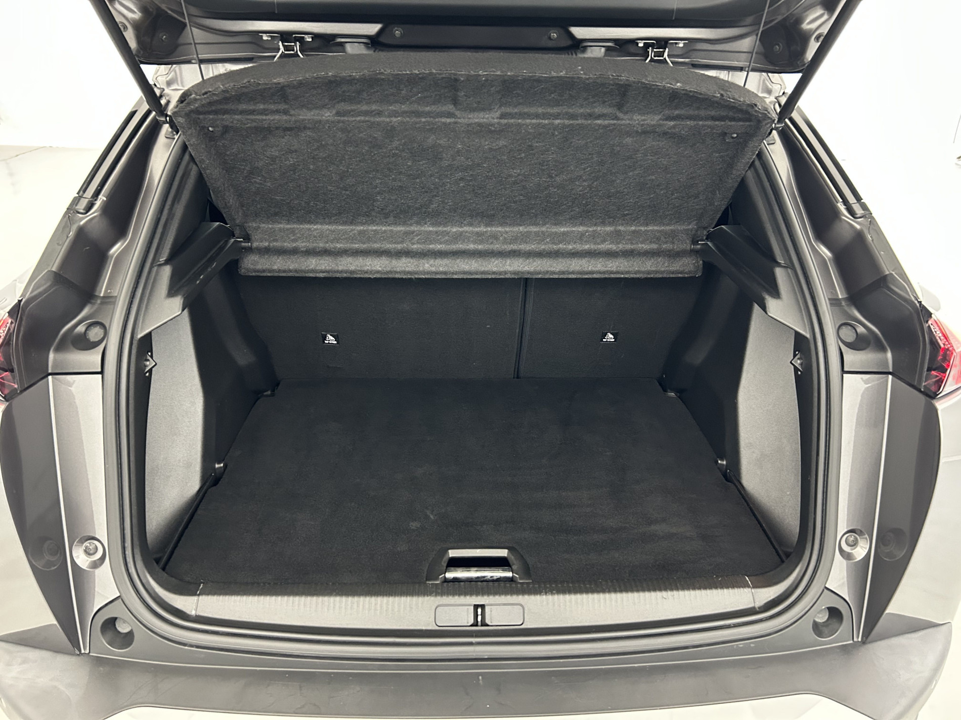Vente en ligne Peugeot 2008 1.2 PureTech 130ch Allure Pack EAT8 + Sièges chauffants au prix de 13 280 €