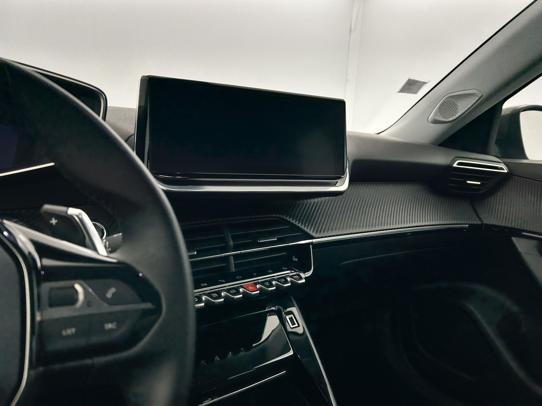 Vente en ligne Peugeot 2008 1.2 PureTech 130ch Allure Pack EAT8 + Sièges chauffants au prix de 13 280 €