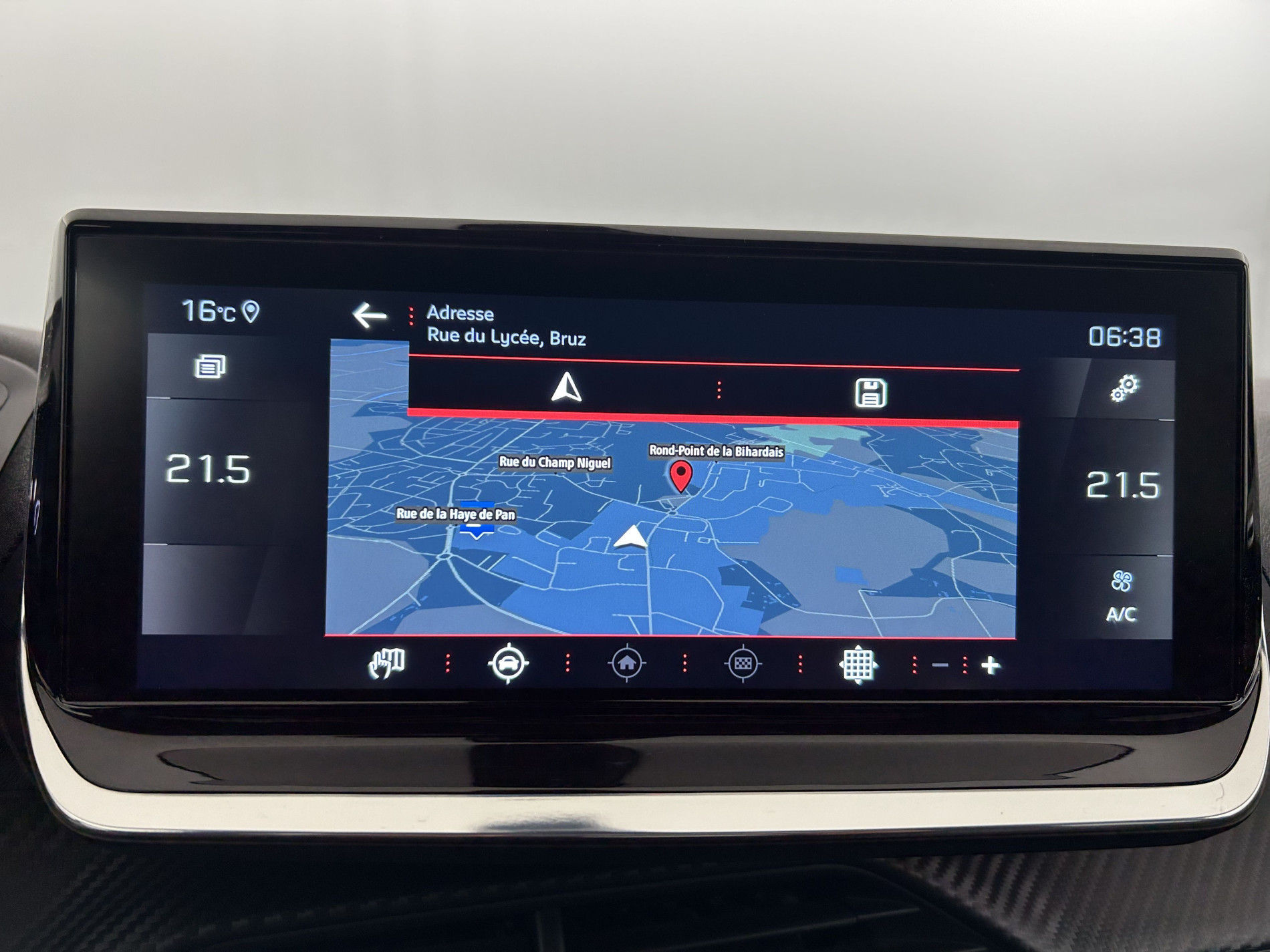 Vente en ligne Peugeot 2008 1.2 PureTech 130ch Allure Pack EAT8 + Sièges chauffants au prix de 13 280 €
