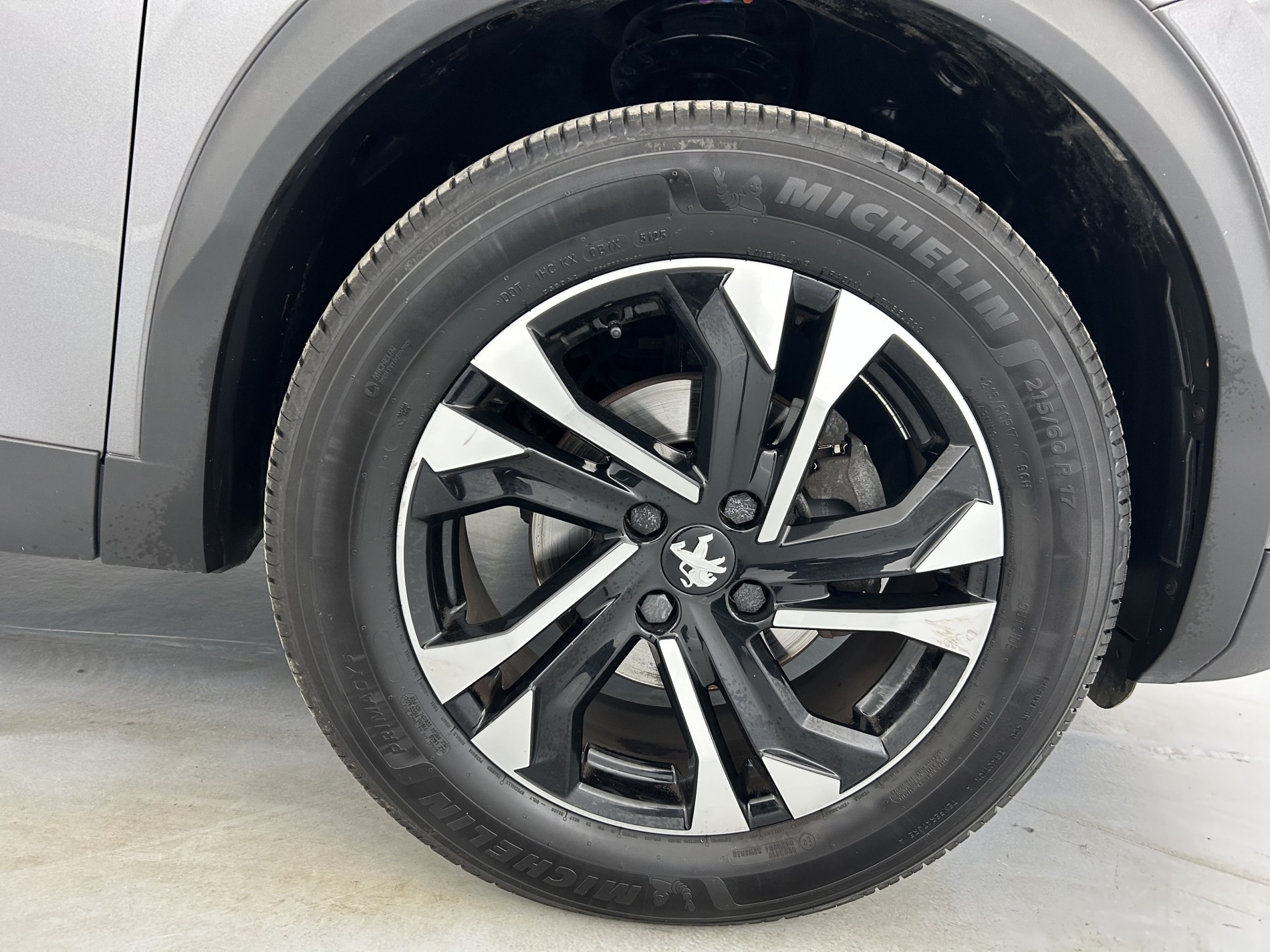 Vente en ligne Peugeot 2008 1.2 PureTech 130ch Allure Pack EAT8 + Sièges chauffants au prix de 13 280 €
