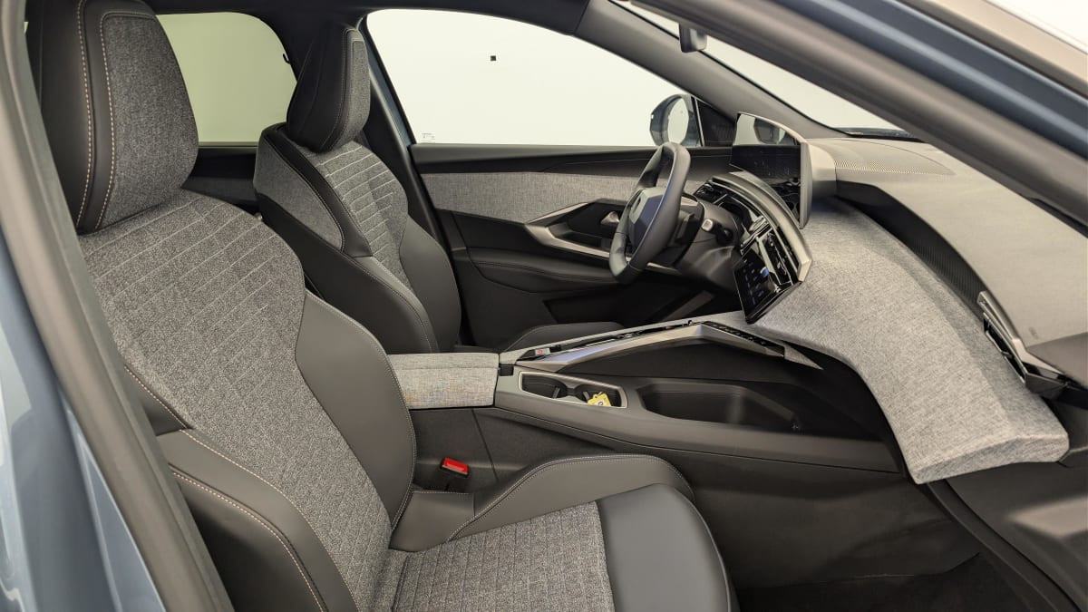 Vente en ligne Peugeot 5008 HYBRID 145 CH E-DCS6 ALLURE au prix de 30 570 €