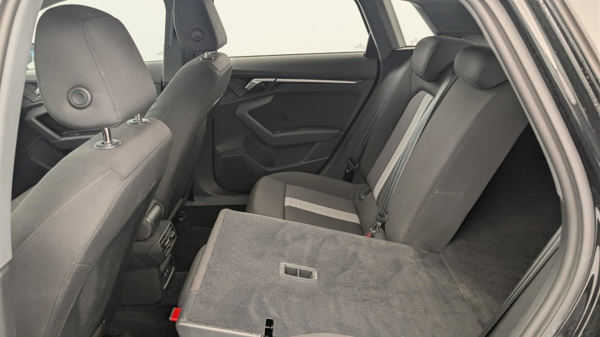 Vente en ligne Audi A3 30 TFSI Mild Hybrid 110 S tronic 7 Design au prix de 24 390 €