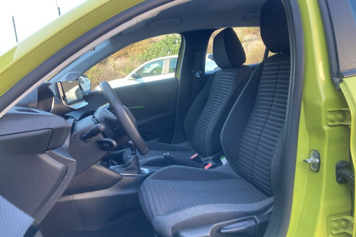 Vente en ligne Peugeot 208 PureTech 100 S S BVM6 Active au prix de 14 180 €