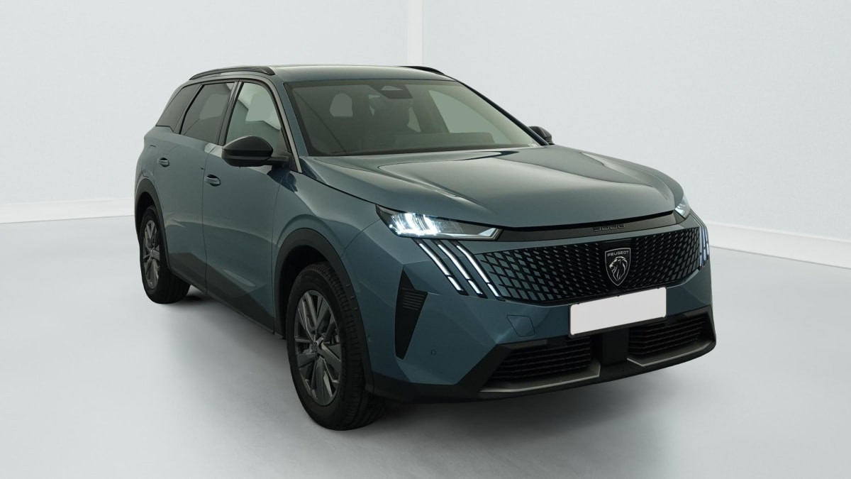 Peugeot 5008 HYBRID 145 CH E-DCS6 ALLURE occasion de 2025 en vente à Rennes
