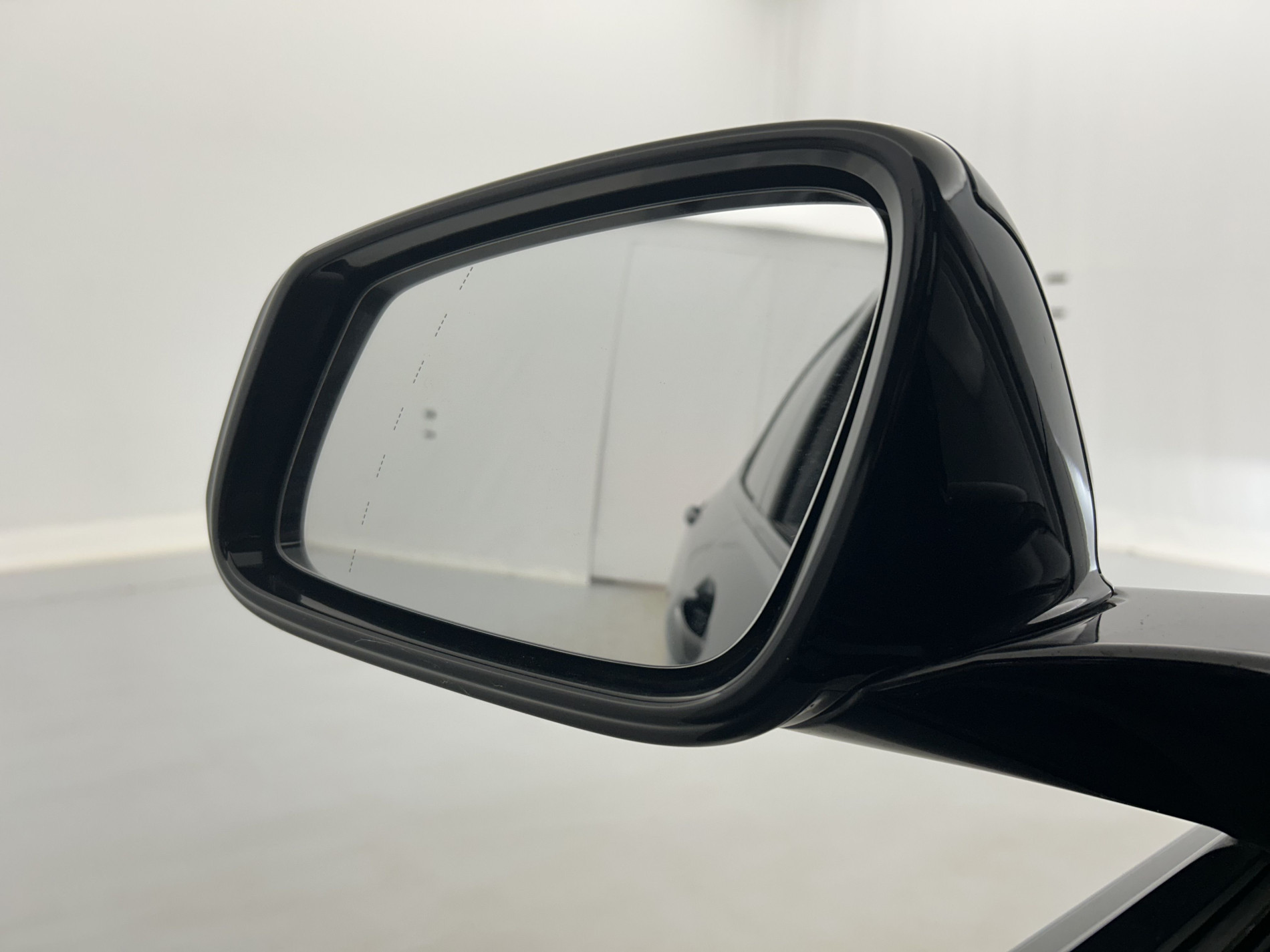 Vente en ligne Bmw Série 1 118dA 150ch M Sport + Toit ouvrant + Sièges M Sport au prix de 28 990 €