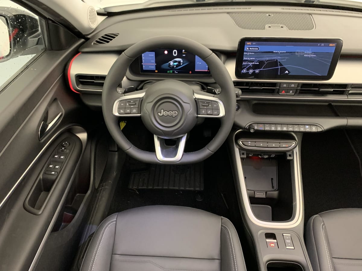 Vente en ligne Jeep Avenger 1.2 Turbo T3 110 ch e-Hybrid BVR6 Summit au prix de 28 310 €