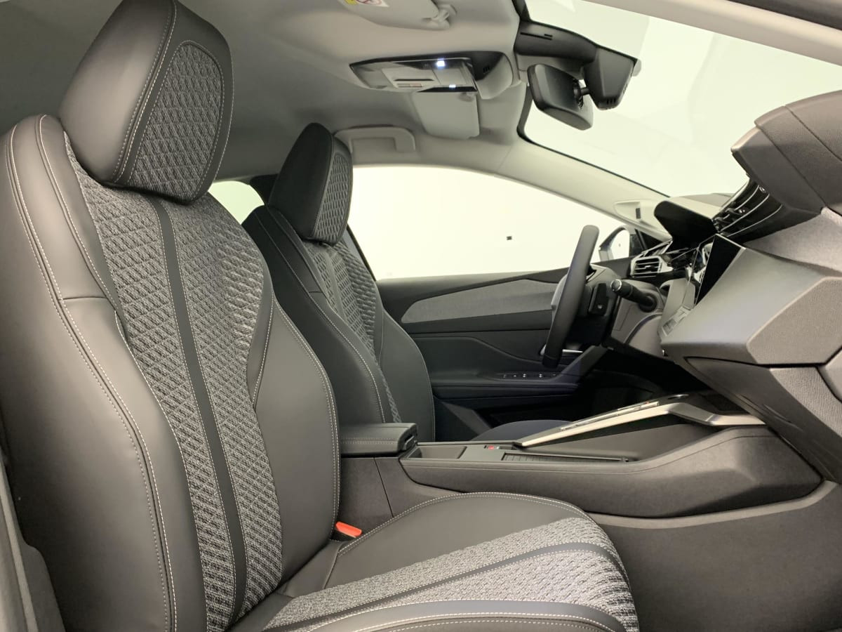 Vente en ligne Peugeot 308 BLUEHDI 130CH S S EAT8 ALLURE au prix de 27 280 €