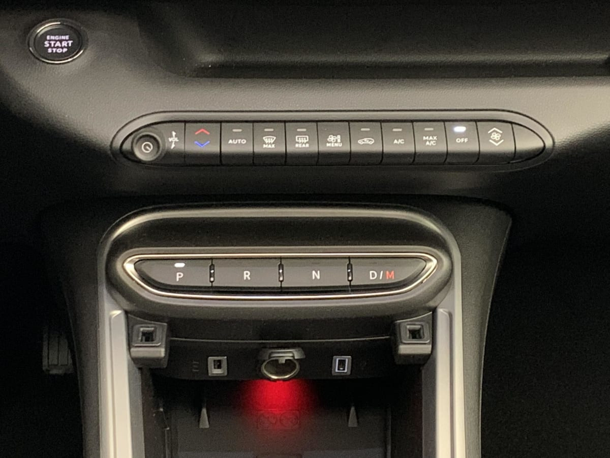 Vente en ligne Jeep Avenger 1.2 Turbo T3 110 ch e-Hybrid BVR6 Summit au prix de 28 310 €