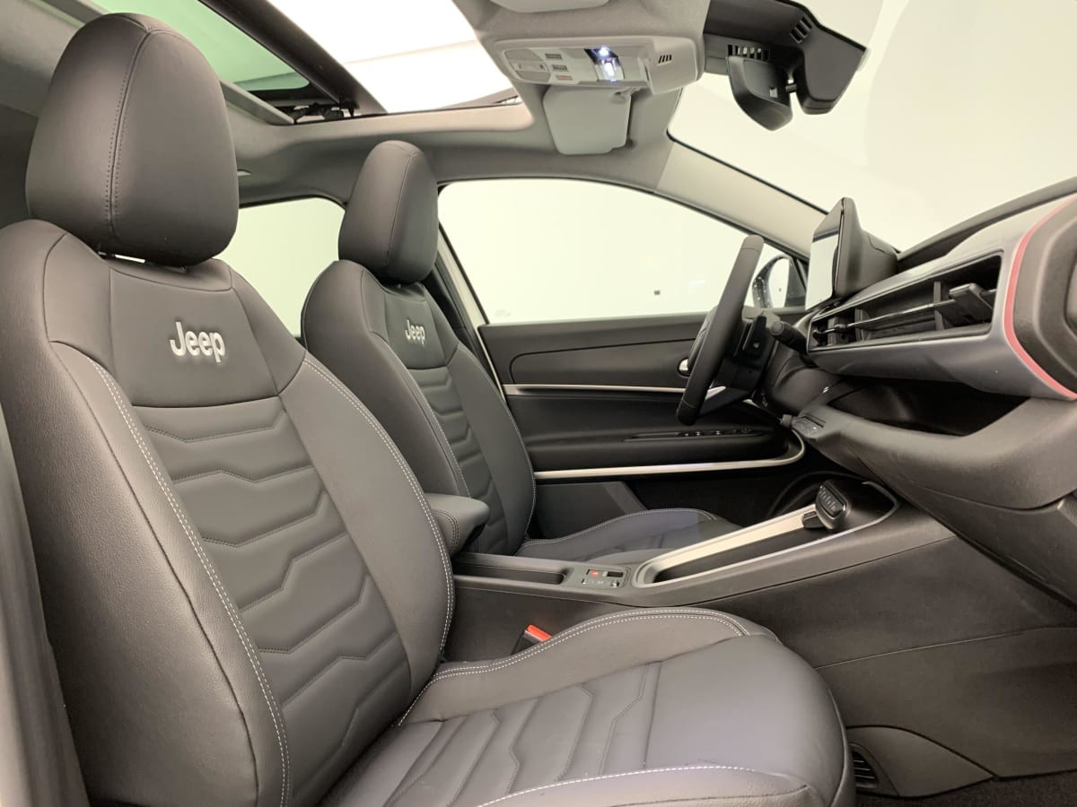 Vente en ligne Jeep Avenger 1.2 Turbo T3 110 ch e-Hybrid BVR6 Summit au prix de 28 310 €