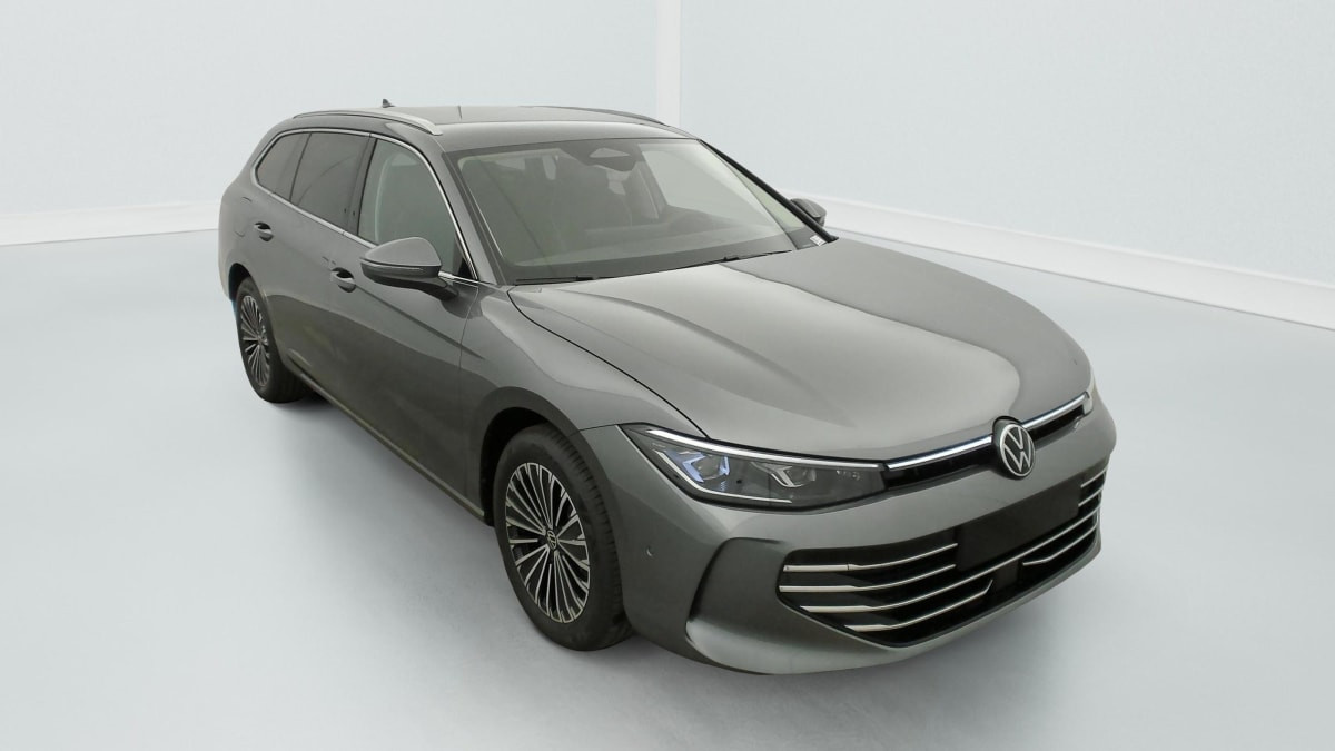 Volkswagen Passat 1.5 eTSI OPF 150 DSG7 Elegance occasion de 2025 en vente à Rennes