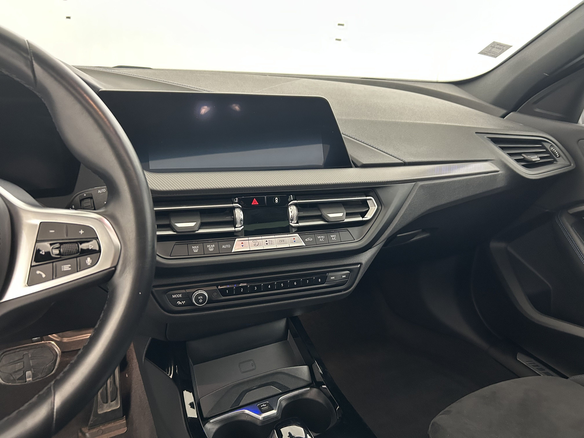 Vente en ligne Bmw Série 1 118dA 150ch M Sport + Toit ouvrant + Sièges M Sport au prix de 28 990 €
