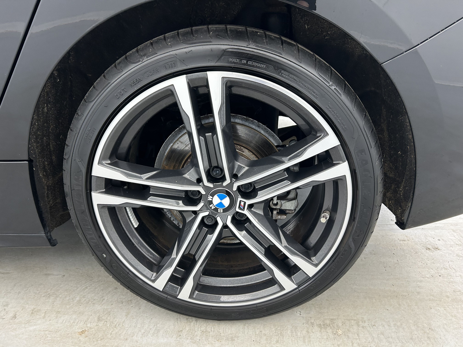 Vente en ligne Bmw Série 1 118dA 150ch M Sport + Toit ouvrant + Sièges M Sport au prix de 28 990 €