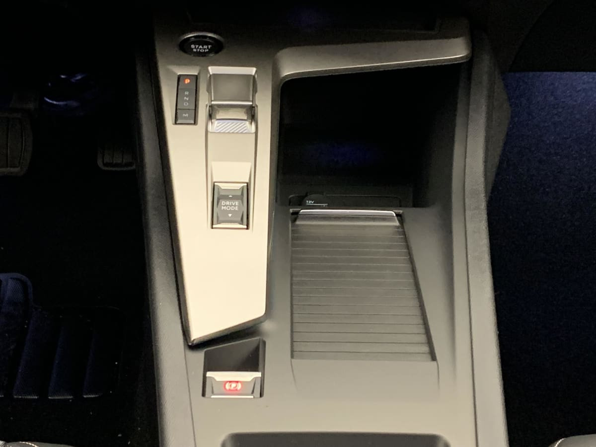 Vente en ligne Peugeot 308 BLUEHDI 130CH S S EAT8 ALLURE au prix de 27 280 €