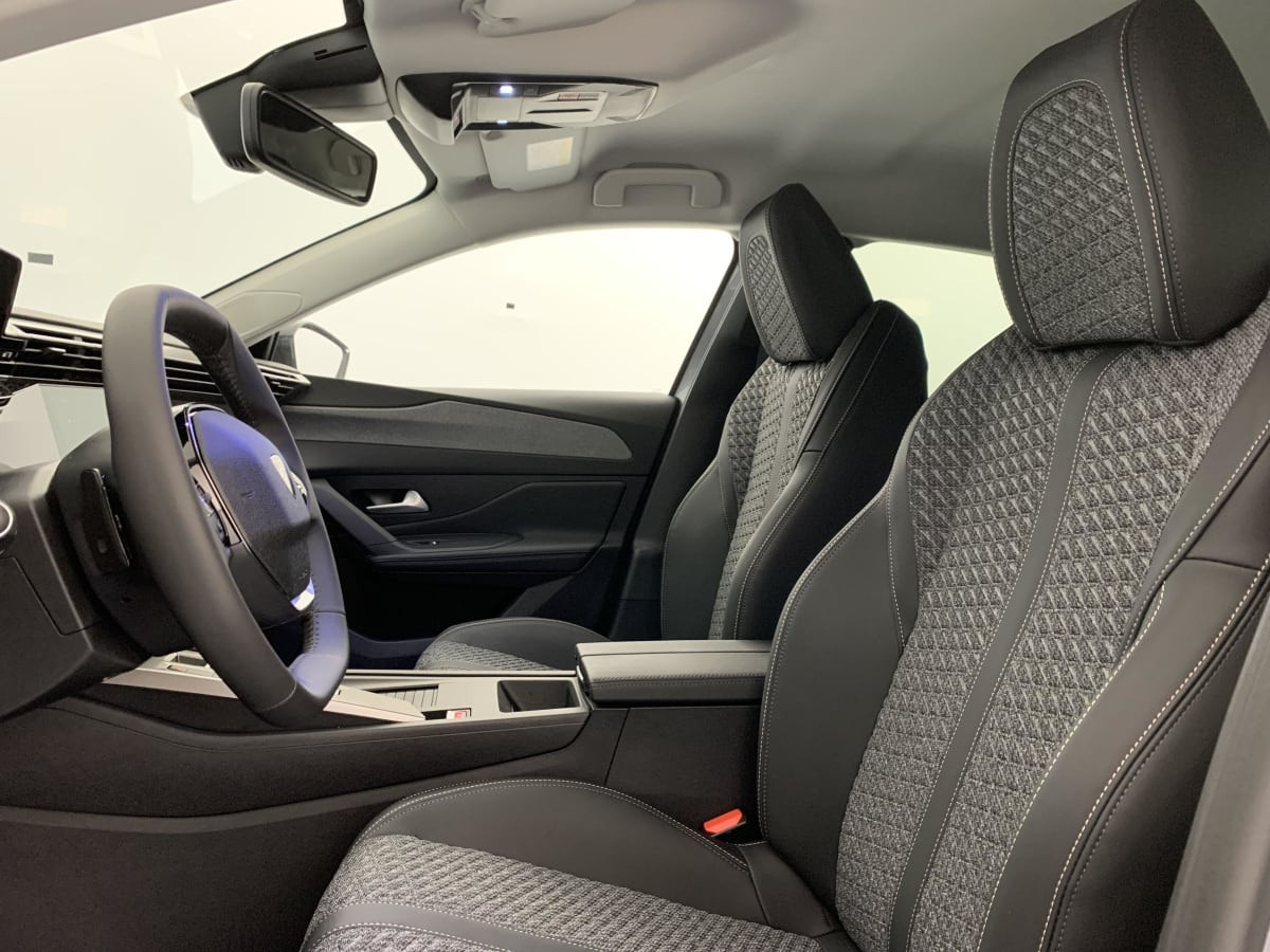 Vente en ligne Peugeot 308 BLUEHDI 130CH S S EAT8 ALLURE au prix de 27 280 €