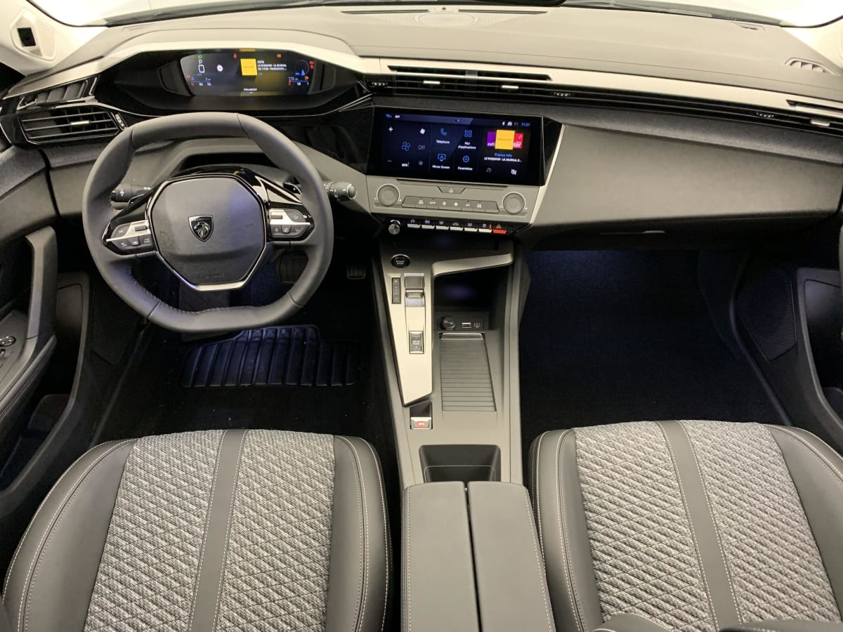 Vente en ligne Peugeot 308 BLUEHDI 130CH S S EAT8 ALLURE au prix de 27 280 €