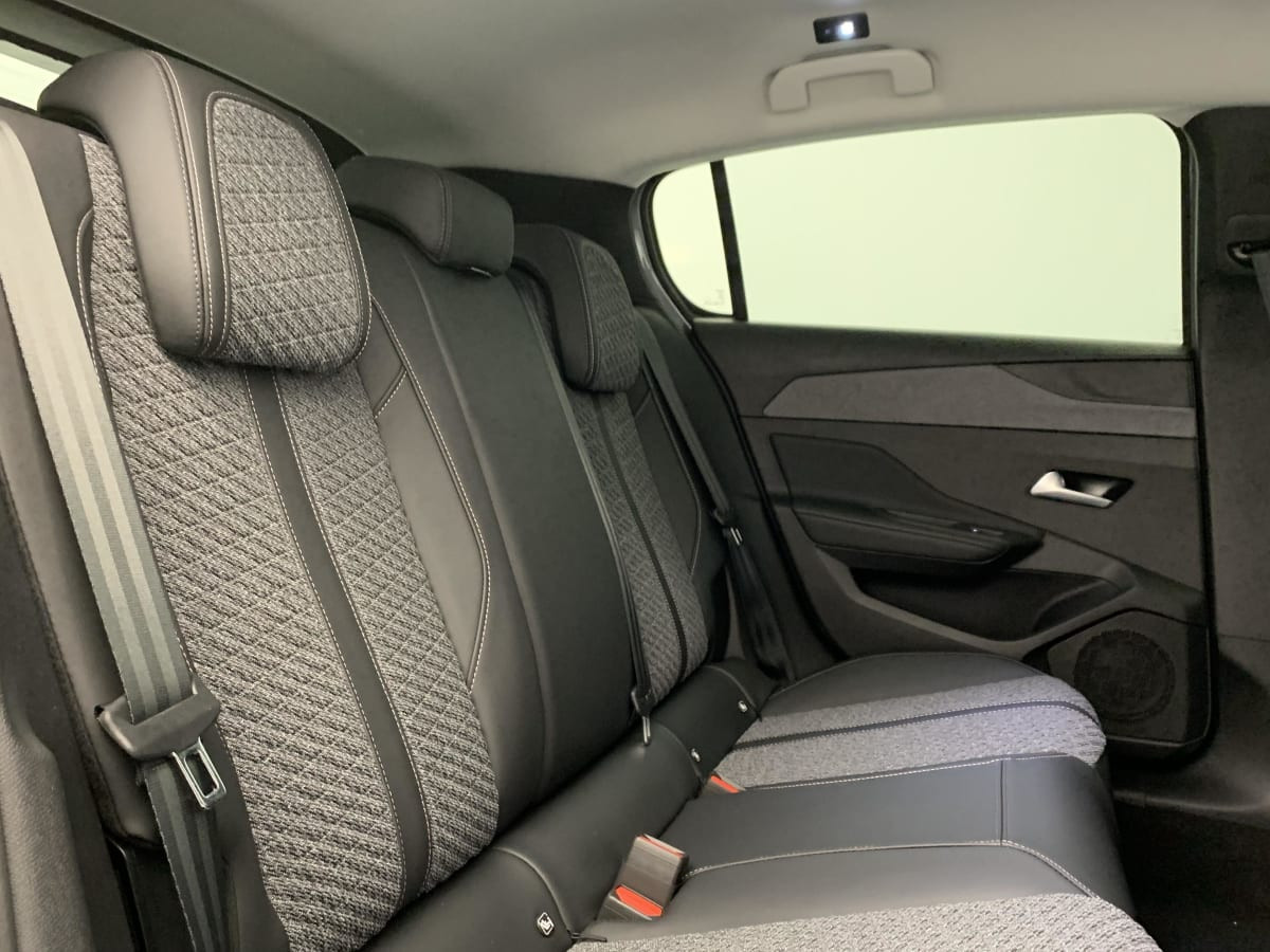 Vente en ligne Peugeot 308 BLUEHDI 130CH S S EAT8 ALLURE au prix de 27 280 €