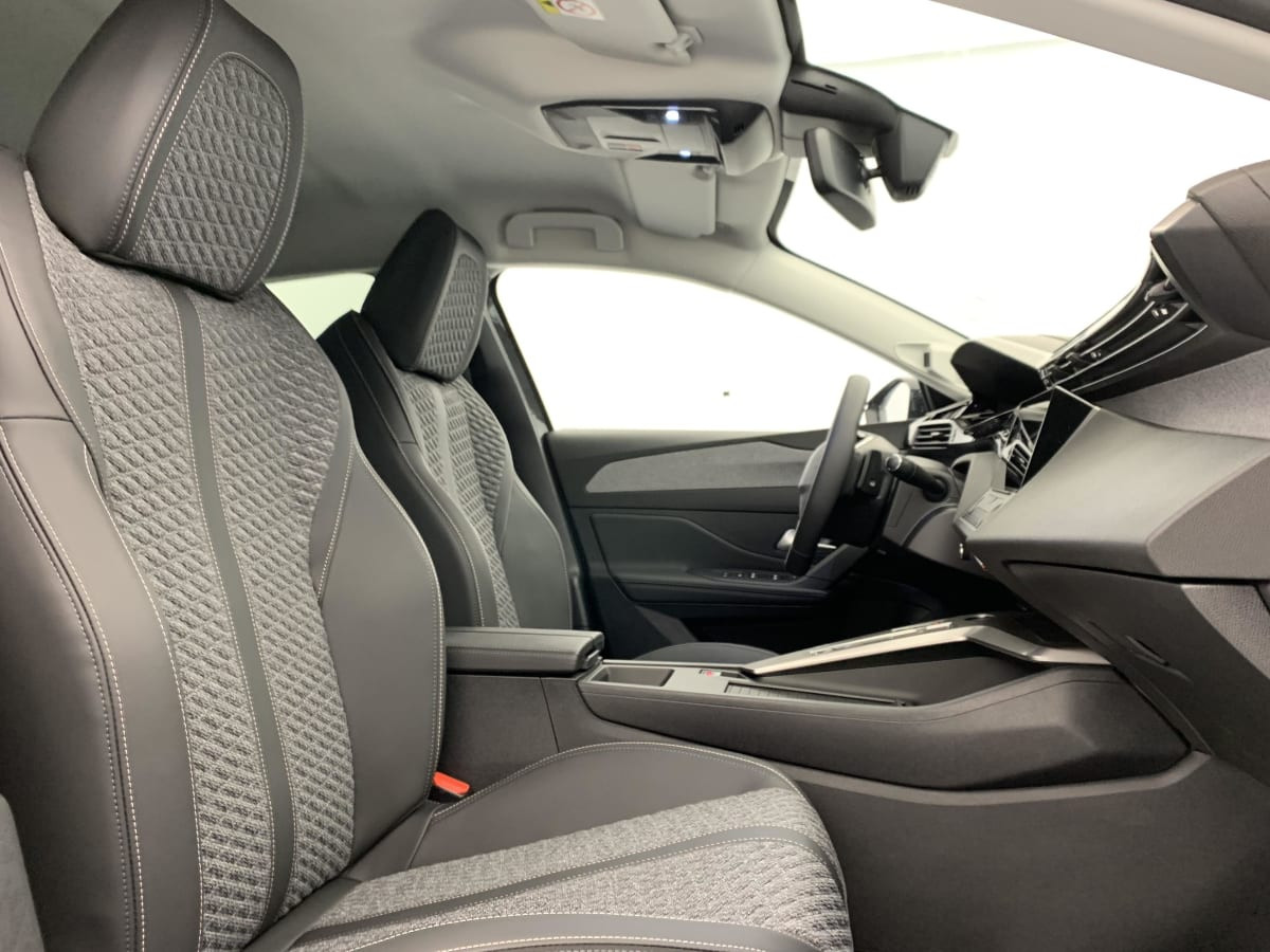 Vente en ligne Peugeot 308 BLUEHDI 130CH S S EAT8 ALLURE au prix de 27 280 €