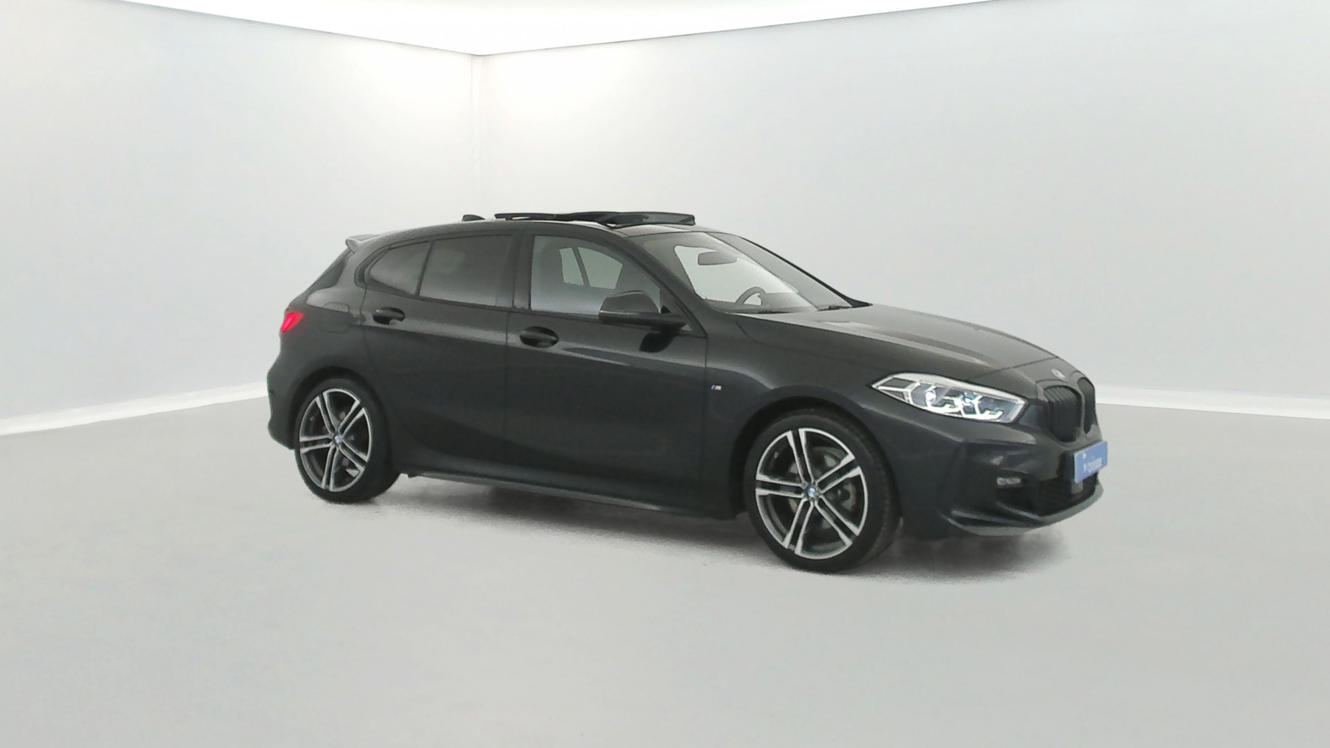 Vente en ligne Bmw Série 1 118dA 150ch M Sport + Toit ouvrant + Sièges M Sport au prix de 28 990 €