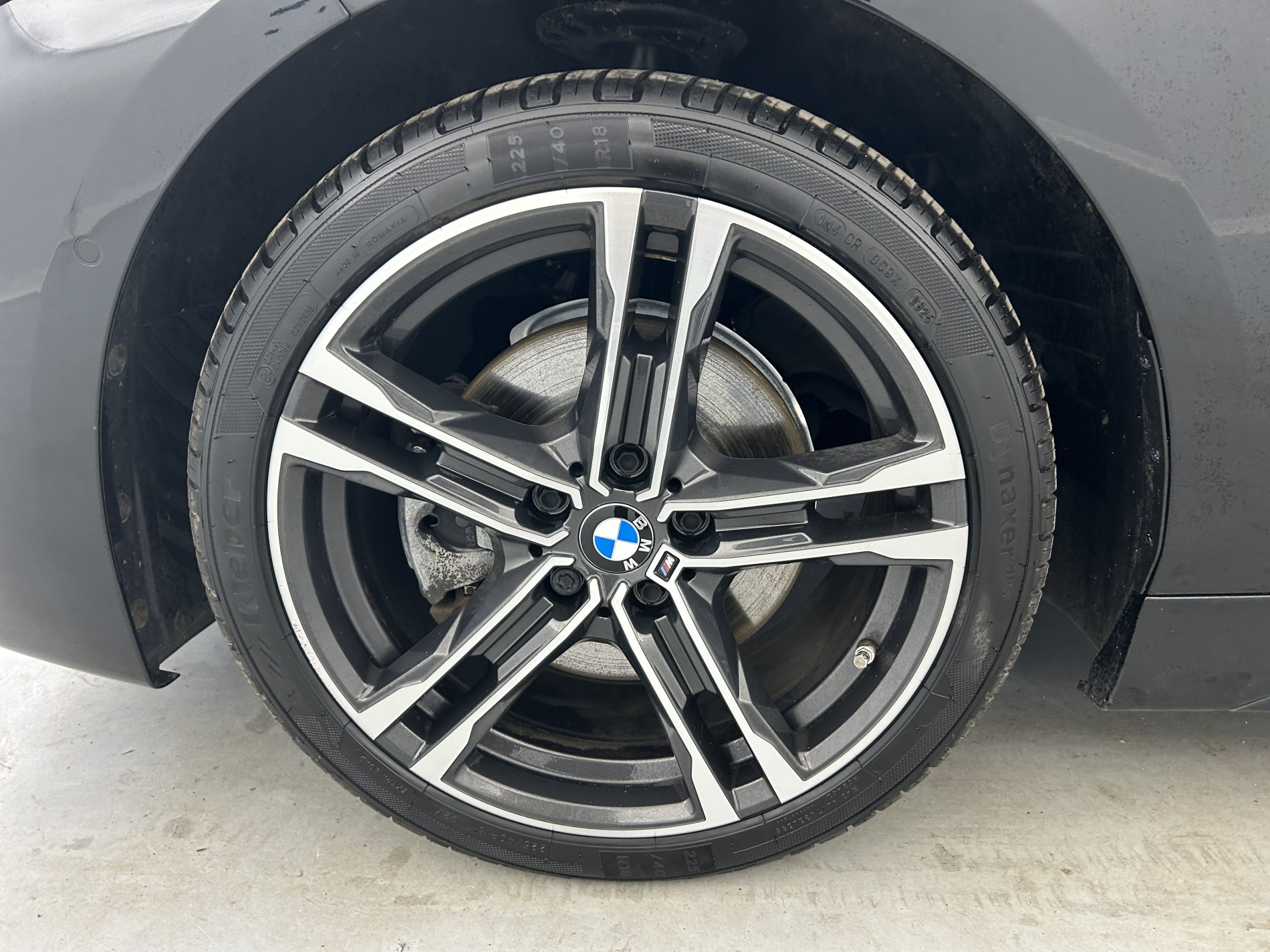 Vente en ligne Bmw Série 1 118dA 150ch M Sport + Toit ouvrant + Sièges M Sport au prix de 28 990 €