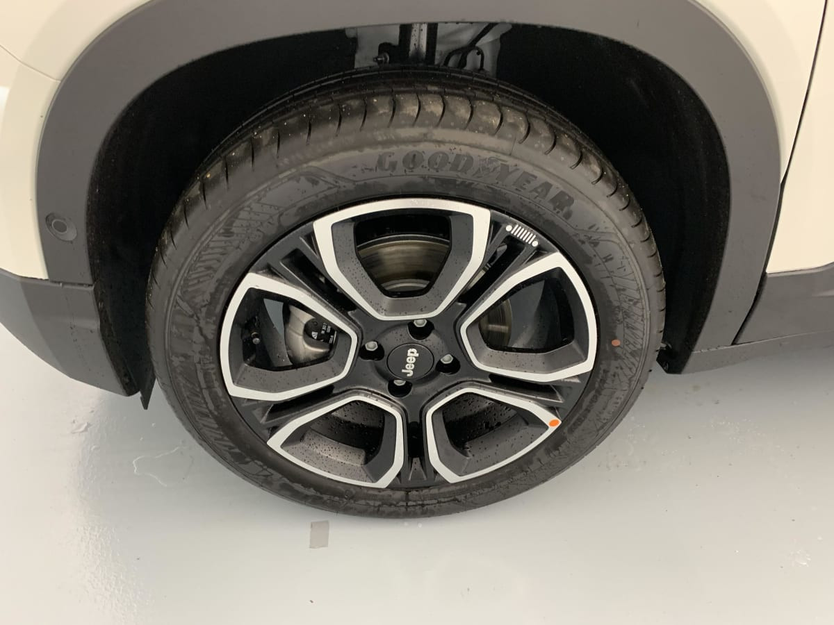 Vente en ligne Jeep Avenger 1.2 Turbo T3 110 ch e-Hybrid BVR6 Summit au prix de 28 310 €