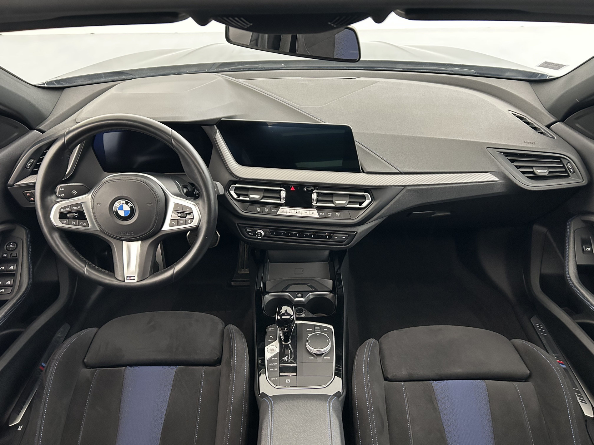 Vente en ligne Bmw Série 1 118dA 150ch M Sport + Toit ouvrant + Sièges M Sport au prix de 28 990 €