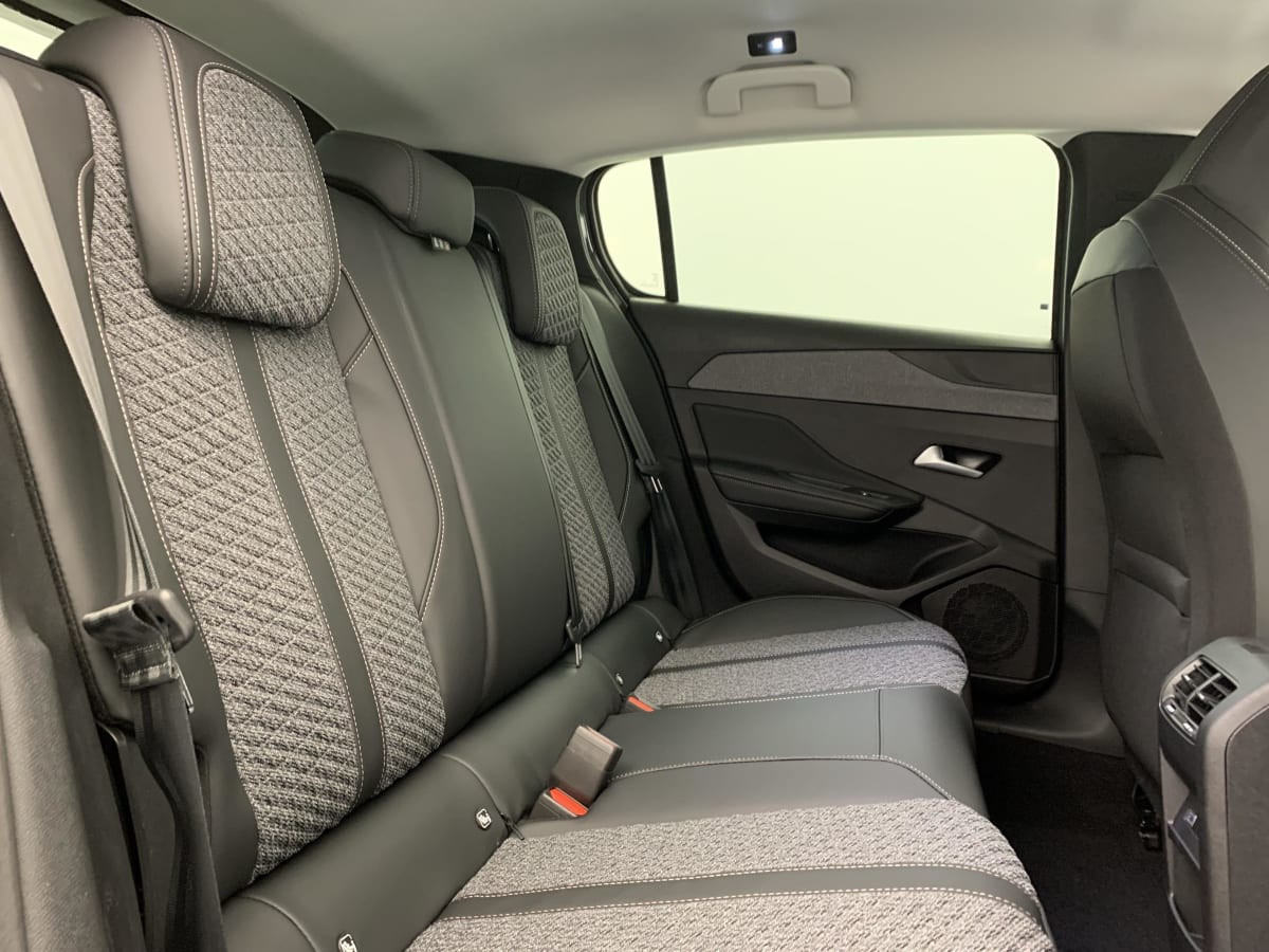 Vente en ligne Peugeot 308 BLUEHDI 130CH S S EAT8 ALLURE au prix de 27 280 €