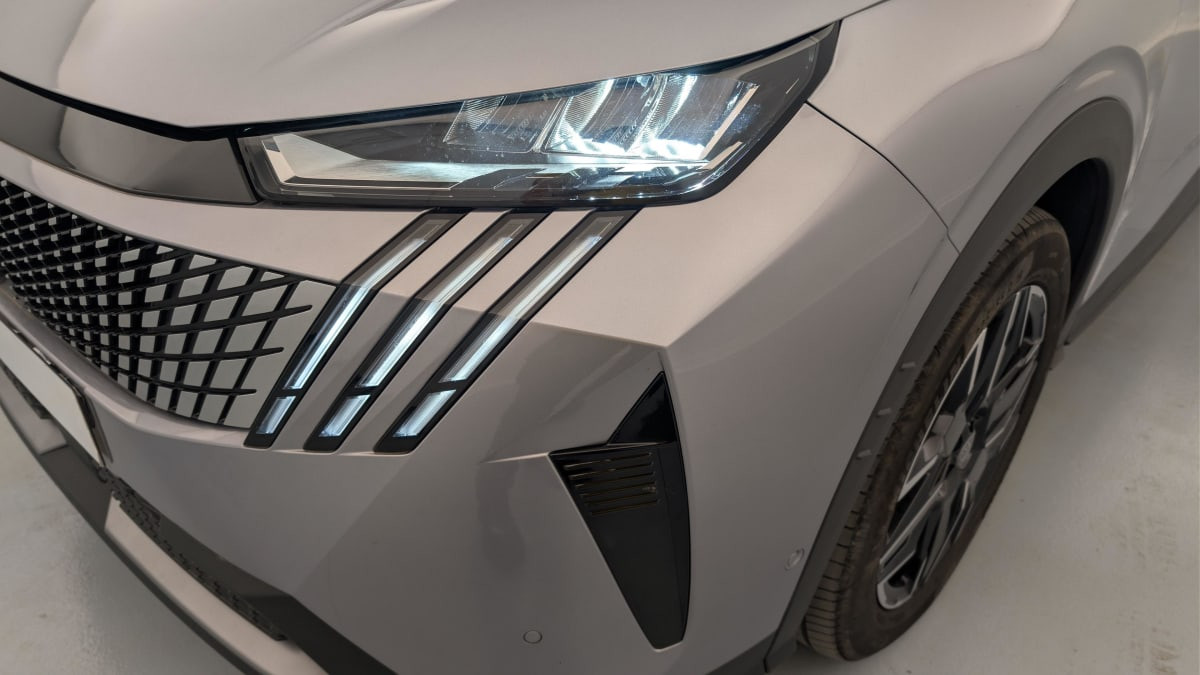 Vente en ligne Peugeot 5008 HYBRID 145 CH E-DCS6 ALLURE au prix de 30 160 €