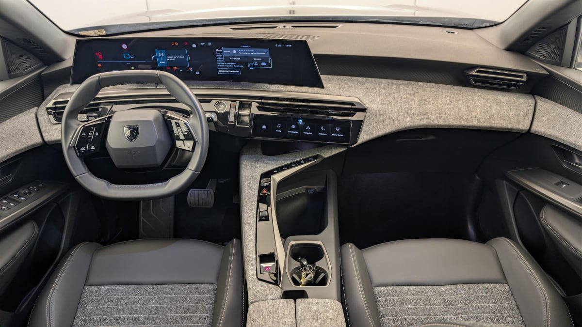 Vente en ligne Peugeot 5008 HYBRID 145 CH E-DCS6 ALLURE au prix de 30 160 €