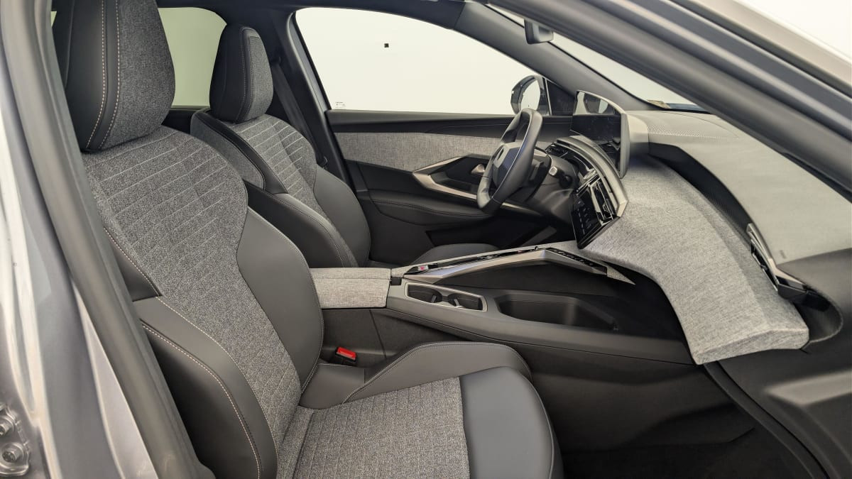 Vente en ligne Peugeot 5008 HYBRID 145 CH E-DCS6 ALLURE au prix de 30 160 €