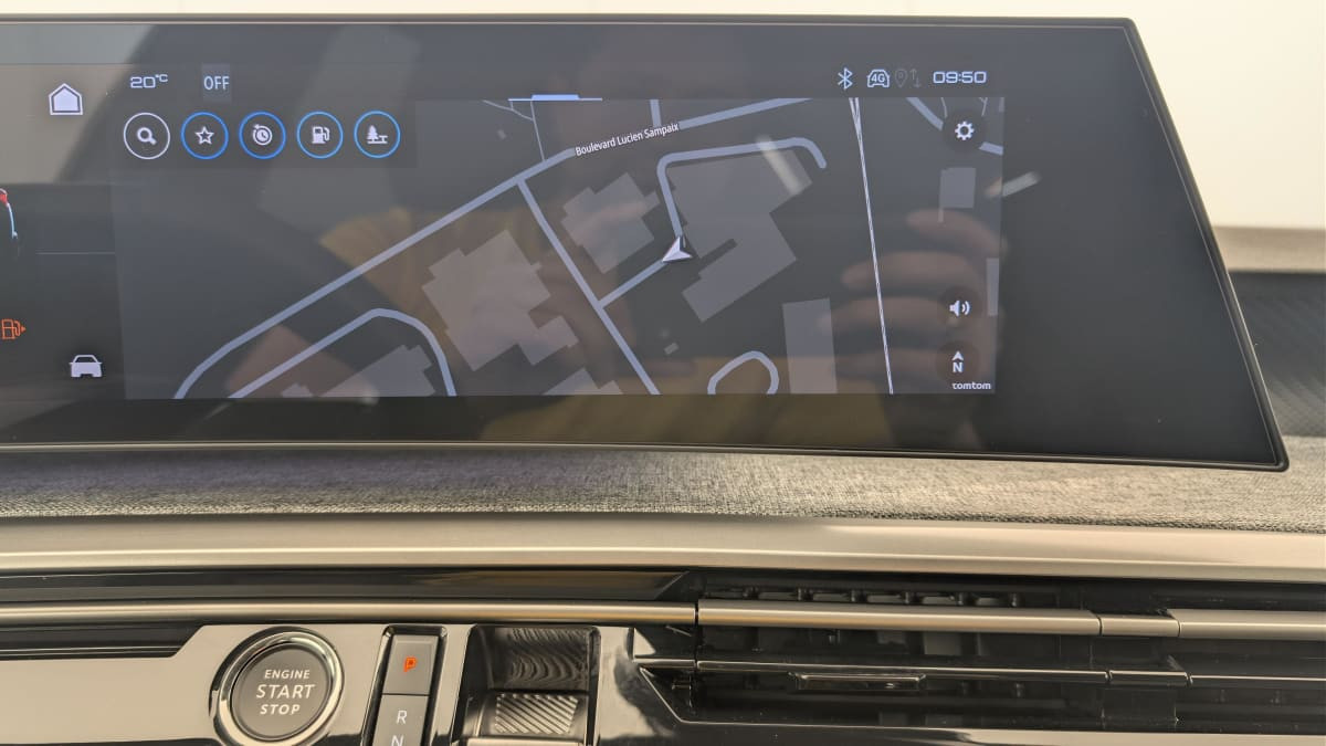 Vente en ligne Peugeot 5008 HYBRID 145 CH E-DCS6 ALLURE au prix de 30 160 €