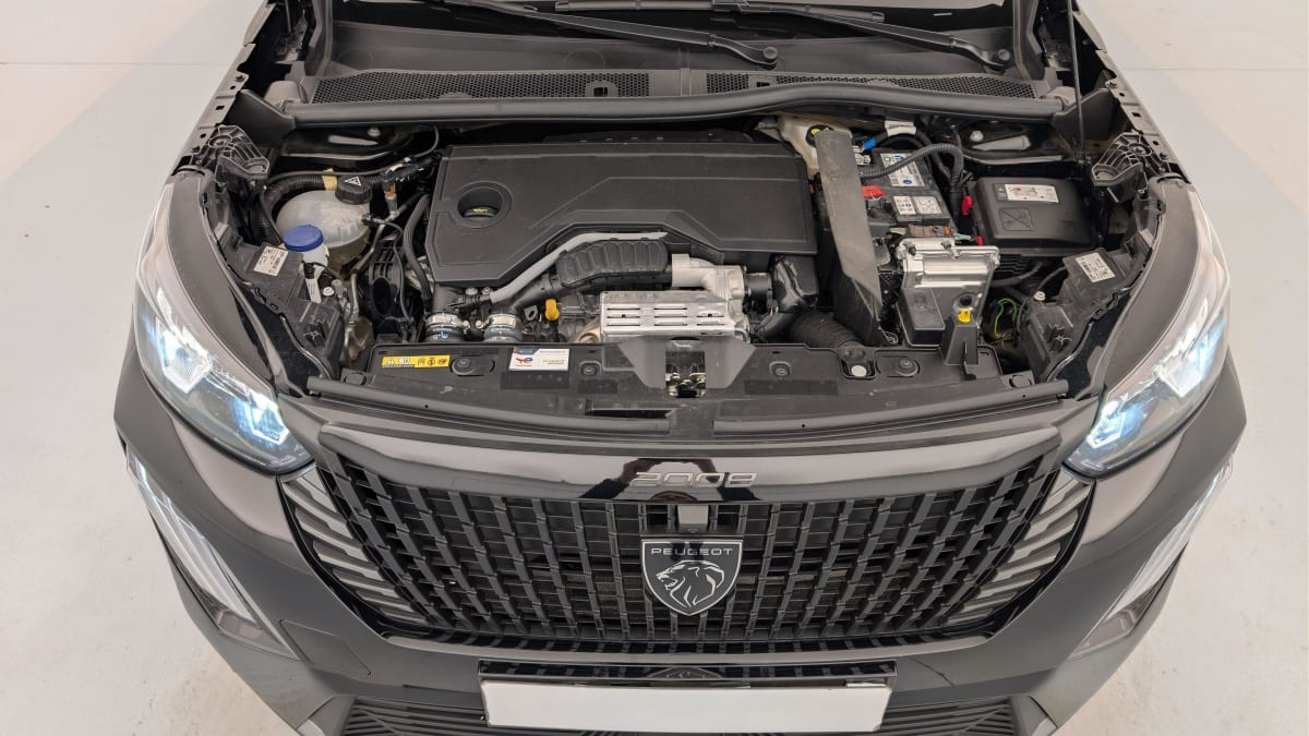 Vente en ligne Peugeot 2008 Hybrid 136 e-DCS6 Allure au prix de 23 360 €