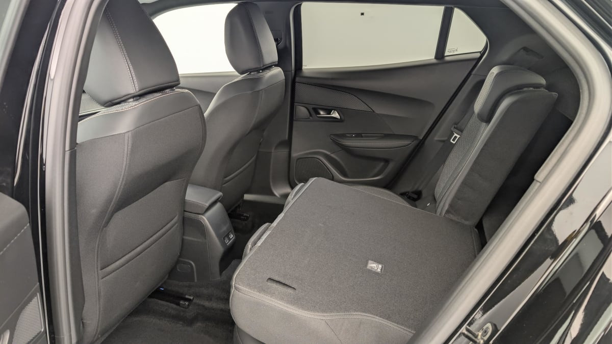Vente en ligne Peugeot 2008 Hybrid 136 e-DCS6 Allure au prix de 23 360 €