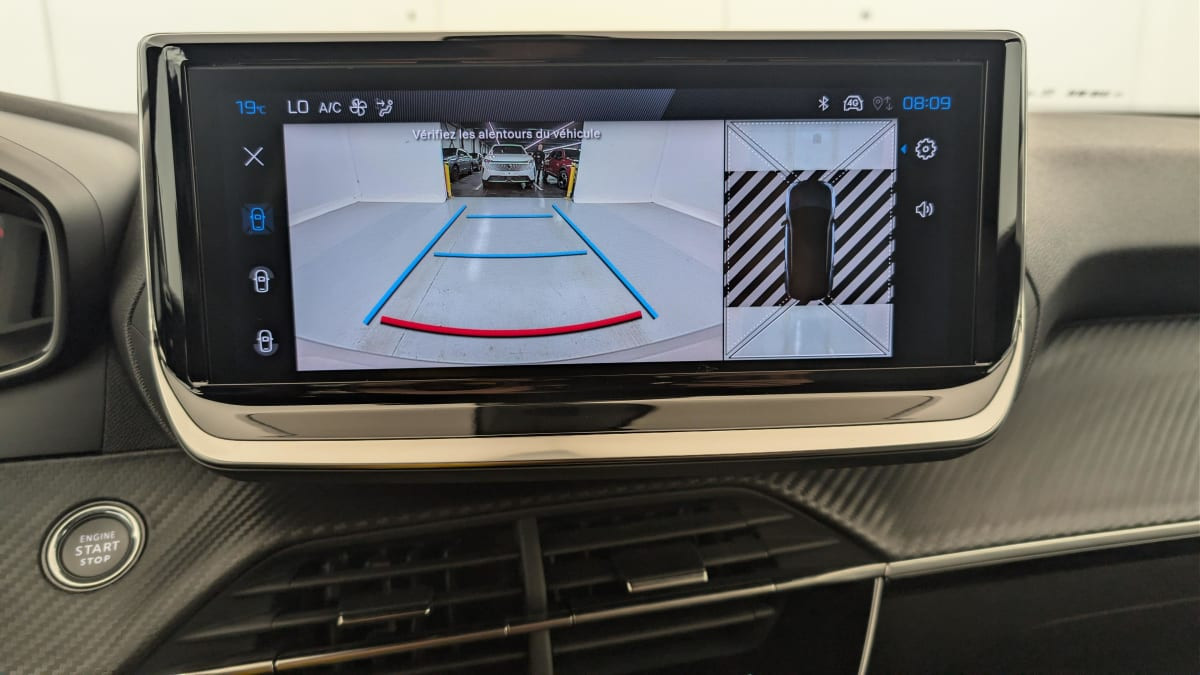 Vente en ligne Peugeot 2008 Hybrid 136 e-DCS6 Allure au prix de 23 360 €