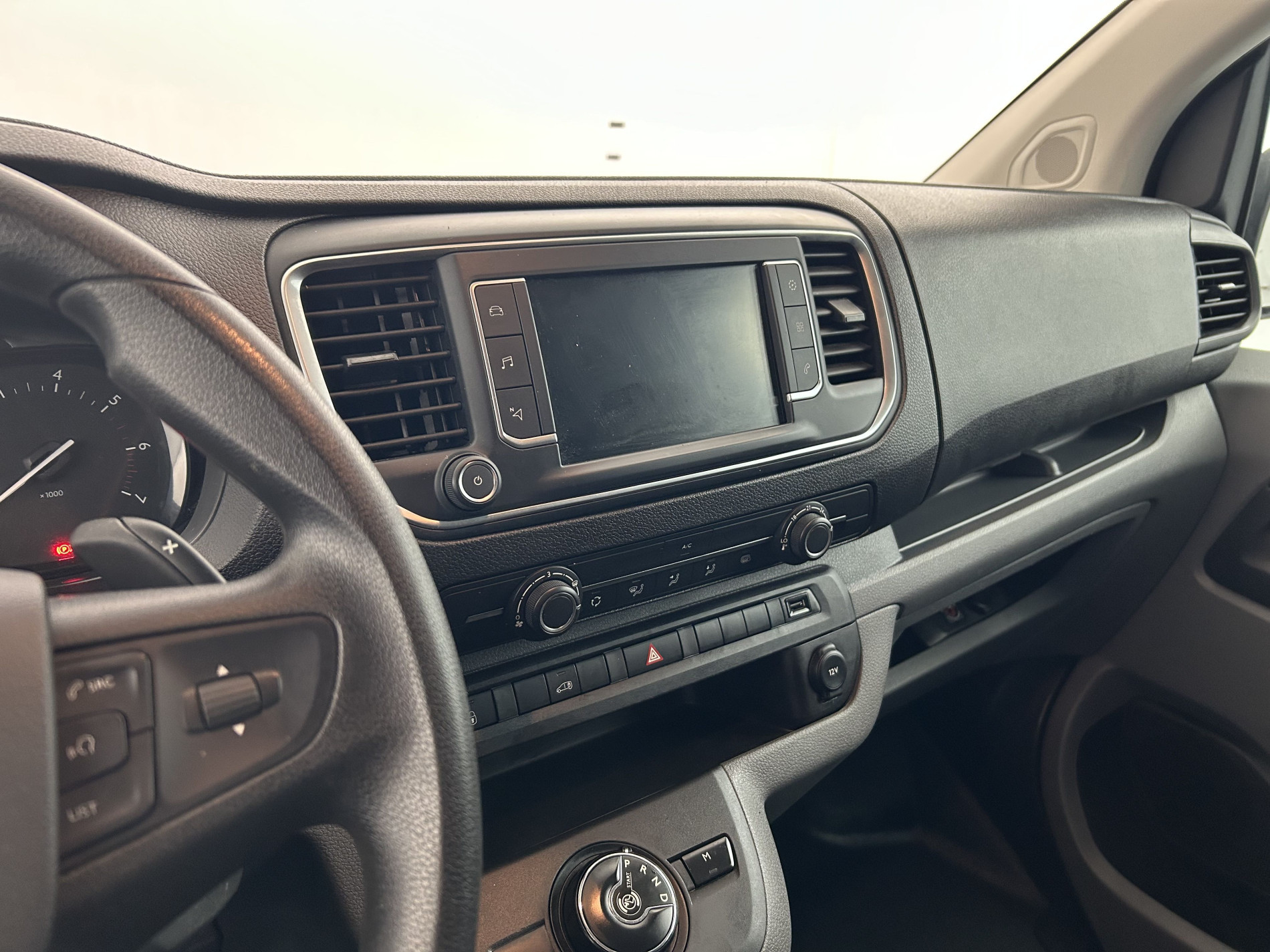 Vente en ligne Peugeot Expert Standard 2.0 BlueHDi 180ch Asphalt EAT8 au prix de 24 990 €