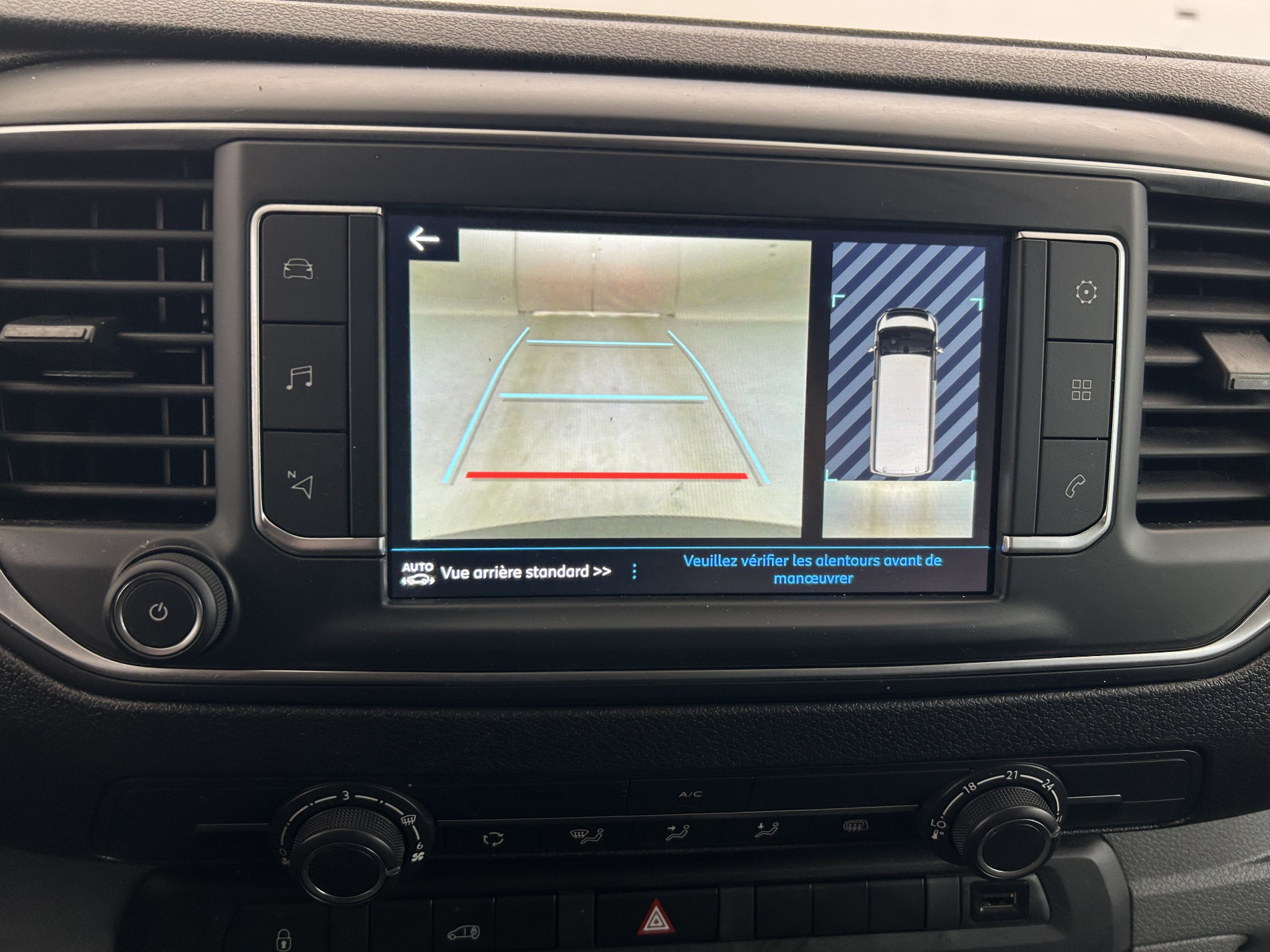 Vente en ligne Peugeot Expert Standard 2.0 BlueHDi 180ch Asphalt EAT8 au prix de 24 990 €