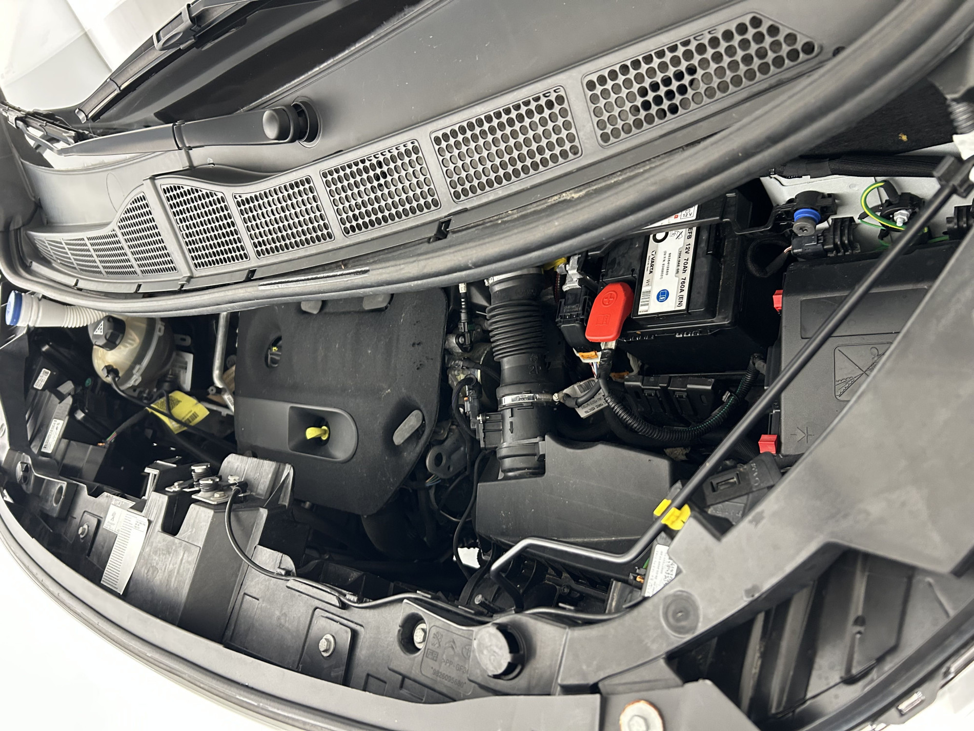Vente en ligne Peugeot Expert Standard 2.0 BlueHDi 180ch Asphalt EAT8 au prix de 24 990 €