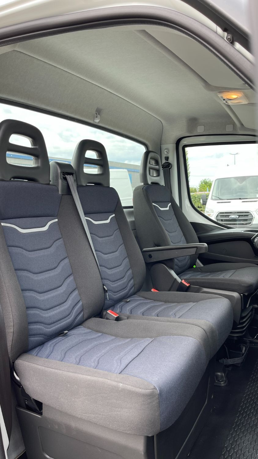 Vente en ligne Iveco Daily DAILY III 35S16H 4100 3.0 160ch Porte Voiture Plat'fix PF18 Alu au prix de 58 040 €