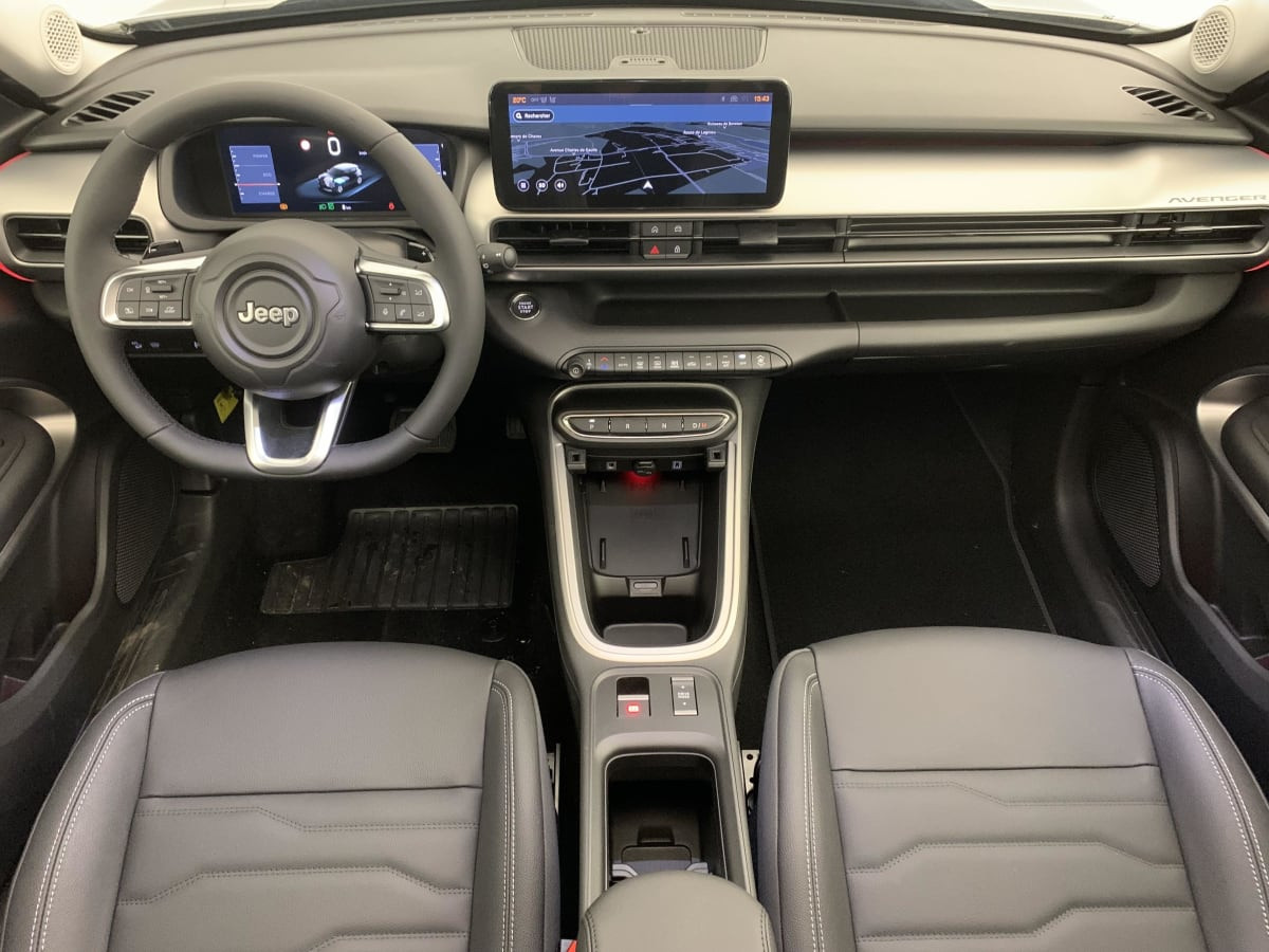 Vente en ligne Jeep Avenger 1.2 Turbo T3 110 ch e-Hybrid BVR6 Summit au prix de 28 310 €