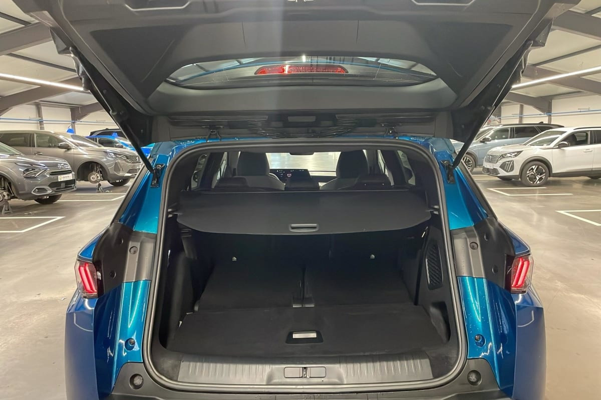 Vente en ligne Peugeot 5008 HYBRID 145 CH E-DCS6 ALLURE au prix de 30 160 €