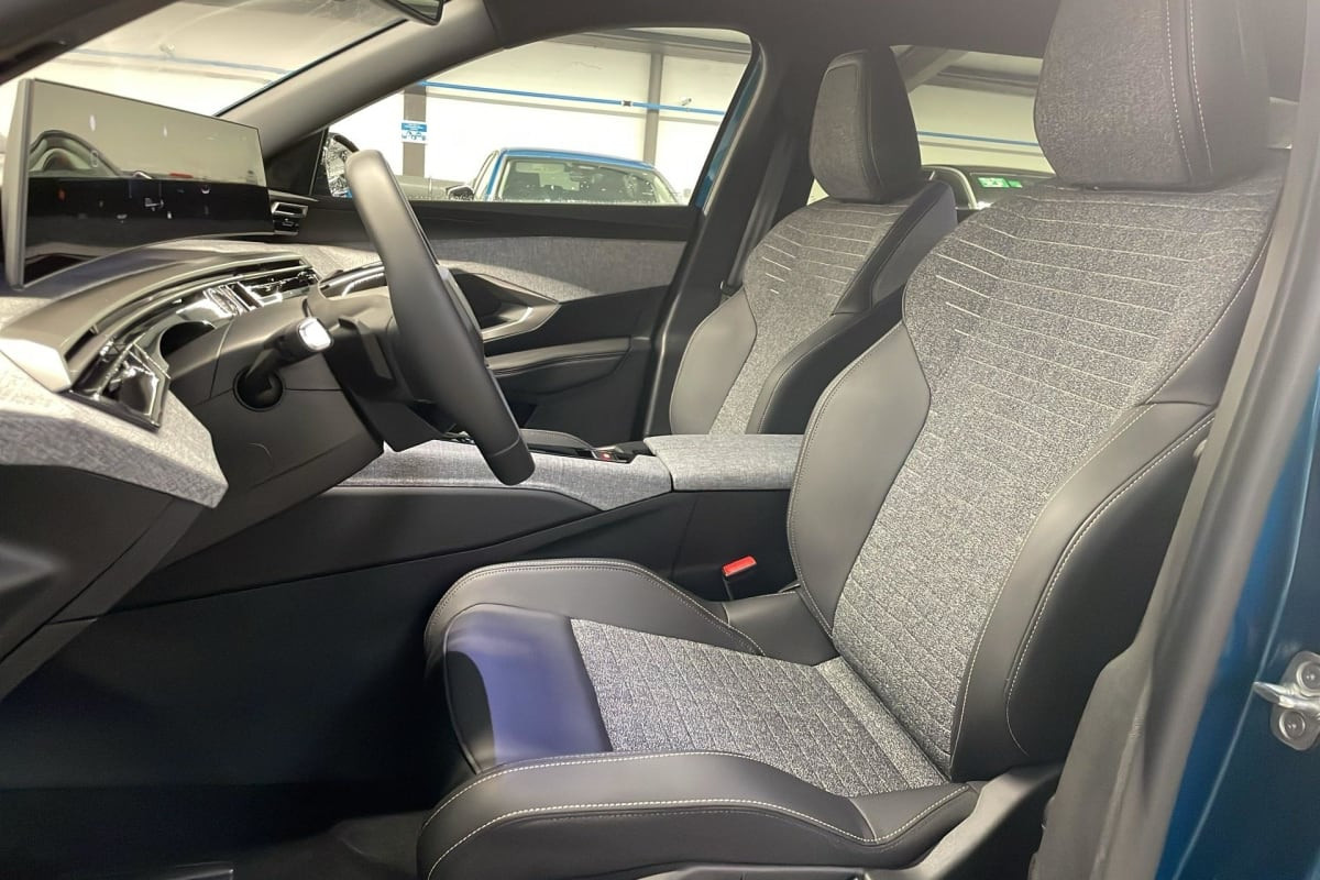 Vente en ligne Peugeot 5008 HYBRID 145 CH E-DCS6 ALLURE au prix de 30 160 €