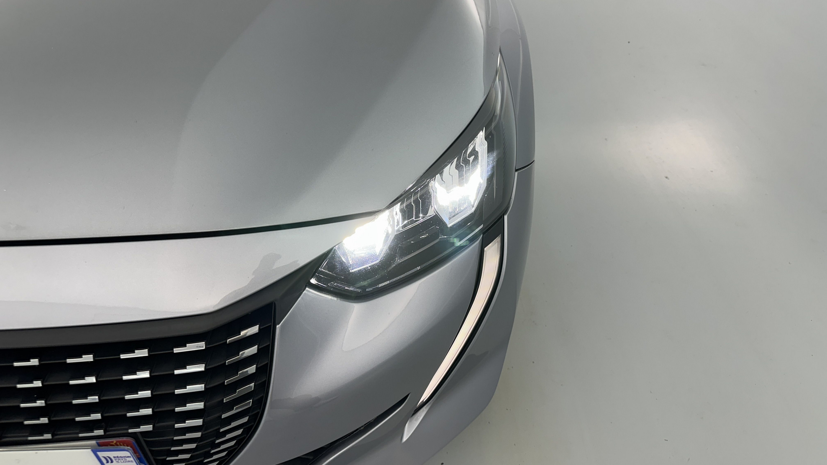 Vente en ligne Peugeot 208 208 II 1.2 PureTech 100ch Allure au prix de 17 480 €
