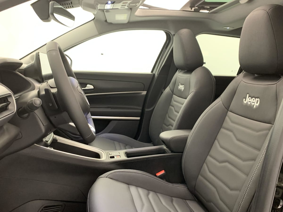 Vente en ligne Jeep Avenger 1.2 Turbo T3 110 ch e-Hybrid BVR6 Summit au prix de 28 310 €