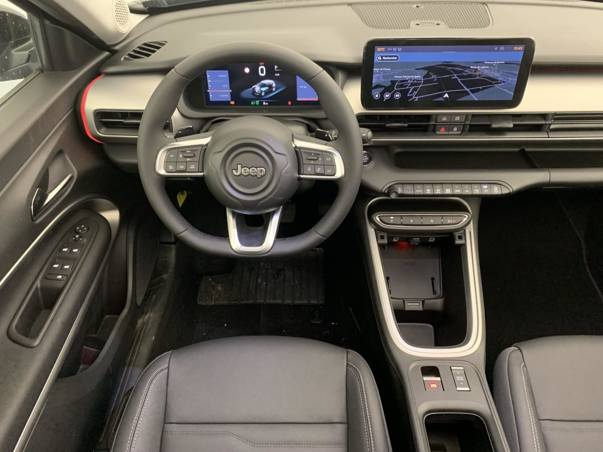 Vente en ligne Jeep Avenger 1.2 Turbo T3 110 ch e-Hybrid BVR6 Summit au prix de 28 310 €