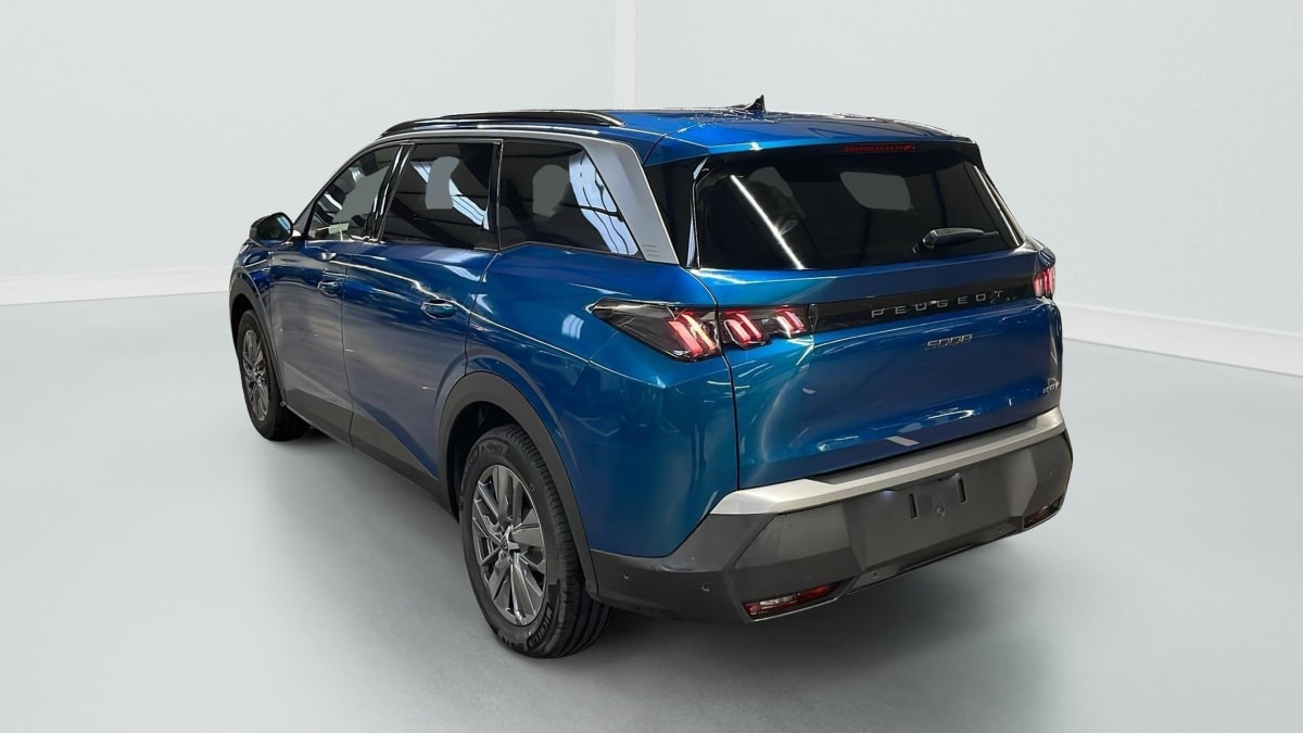 Vente en ligne Peugeot 5008 HYBRID 145 CH E-DCS6 ALLURE au prix de 30 160 €